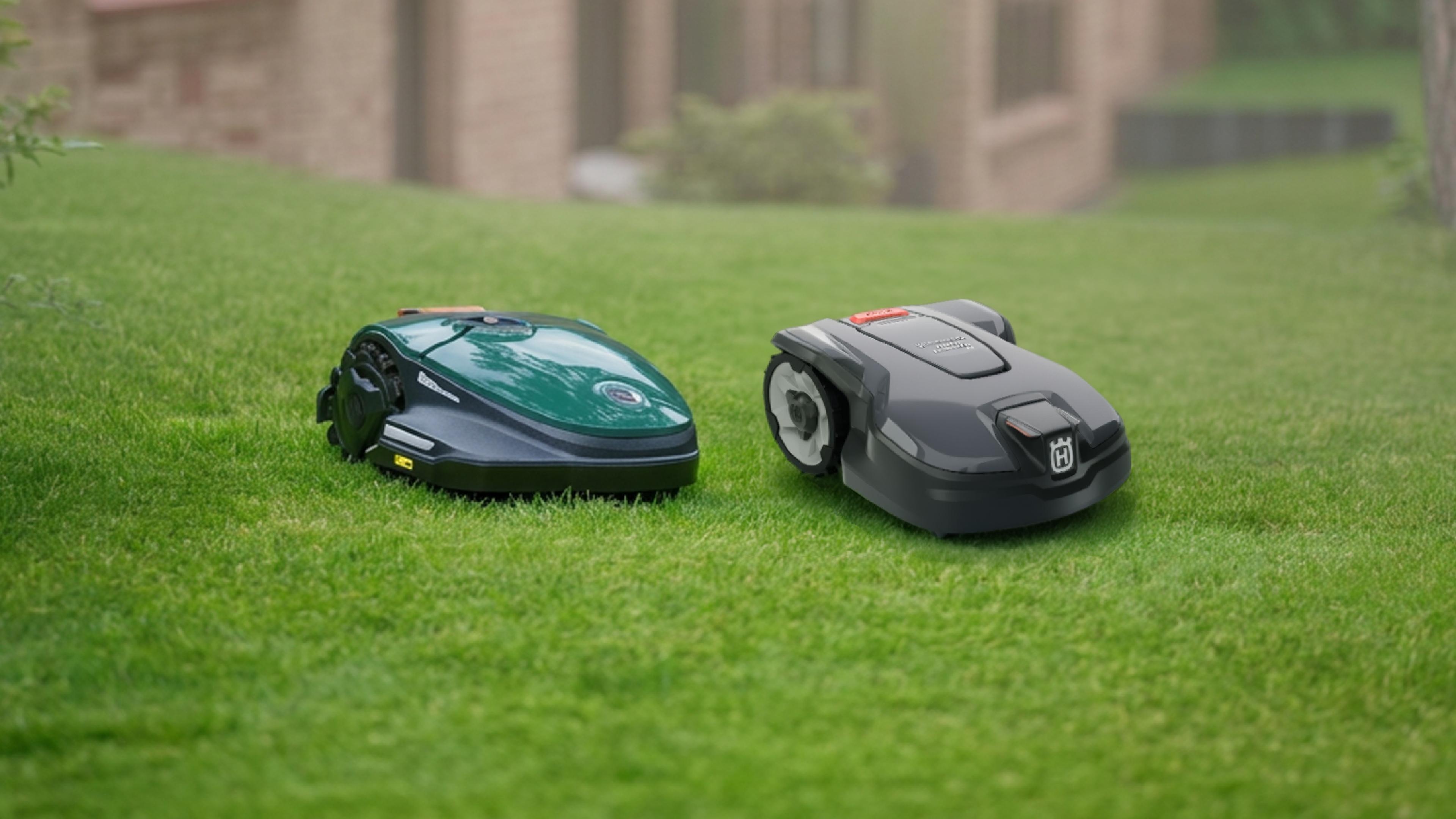 Husqvarna Automower 305 vs. Robomow RK 1000