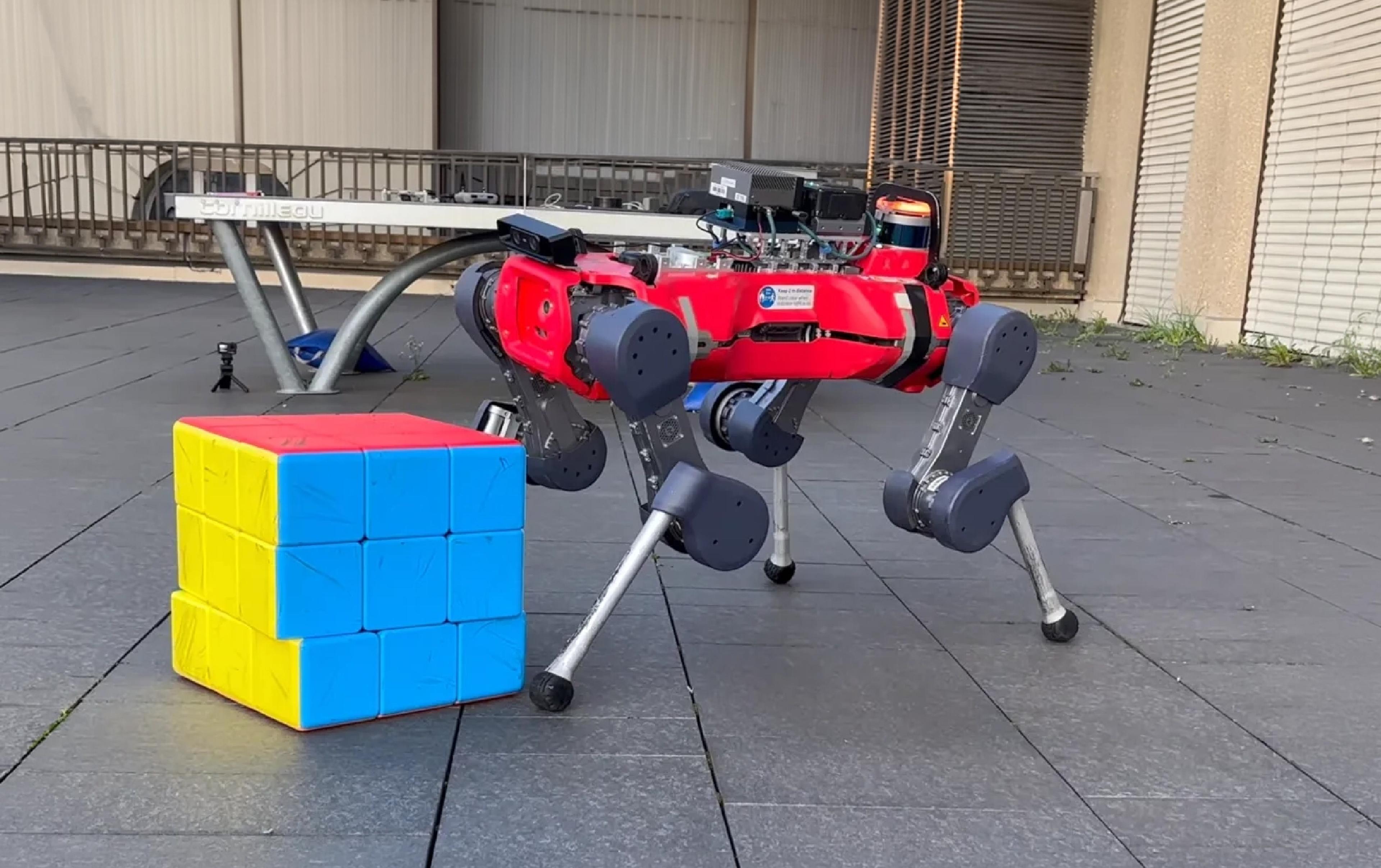 Quadruped Solves Giant Rubik’s Cube Using Only Its Feet