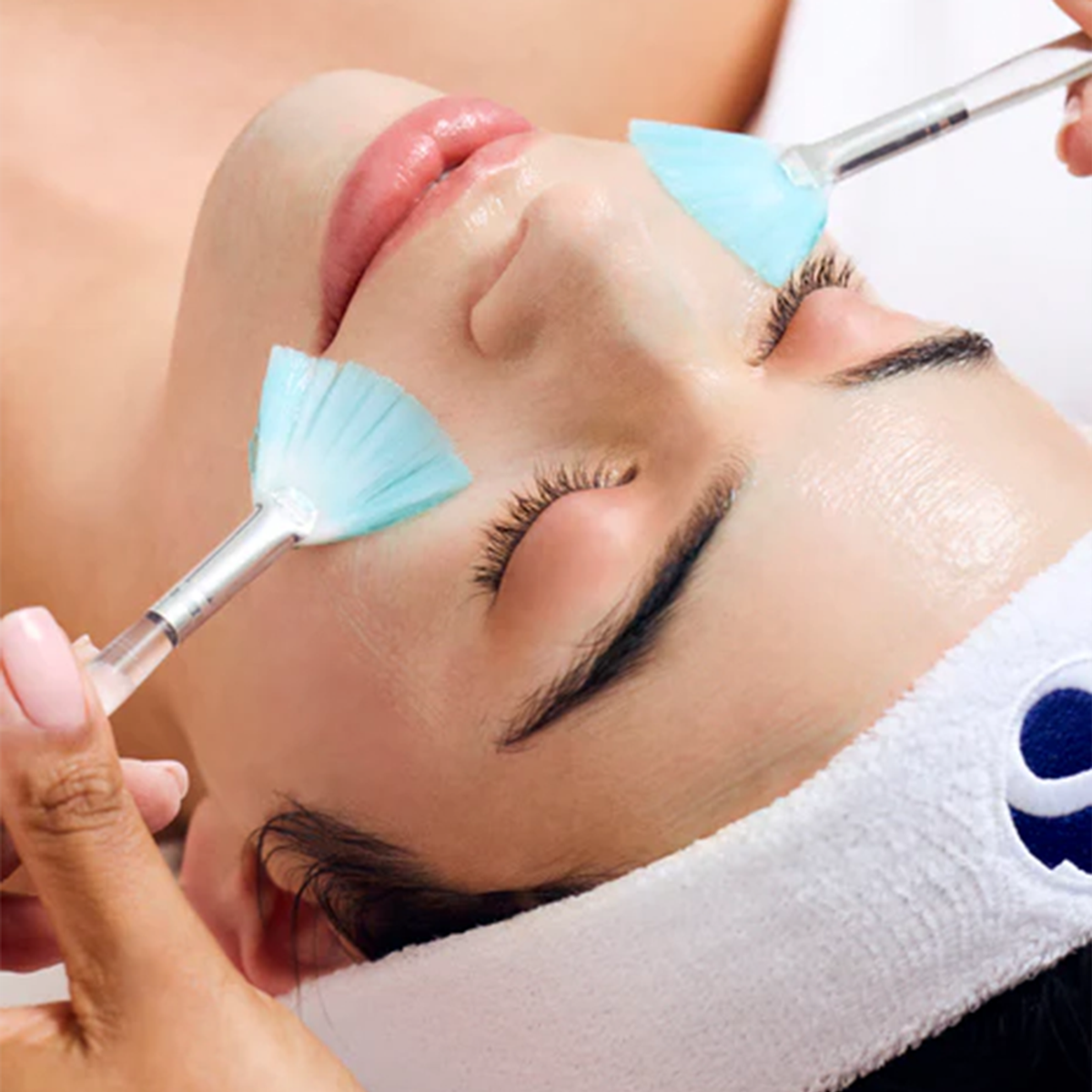 iS Clinical Fire & Ice Resurfacing Facial