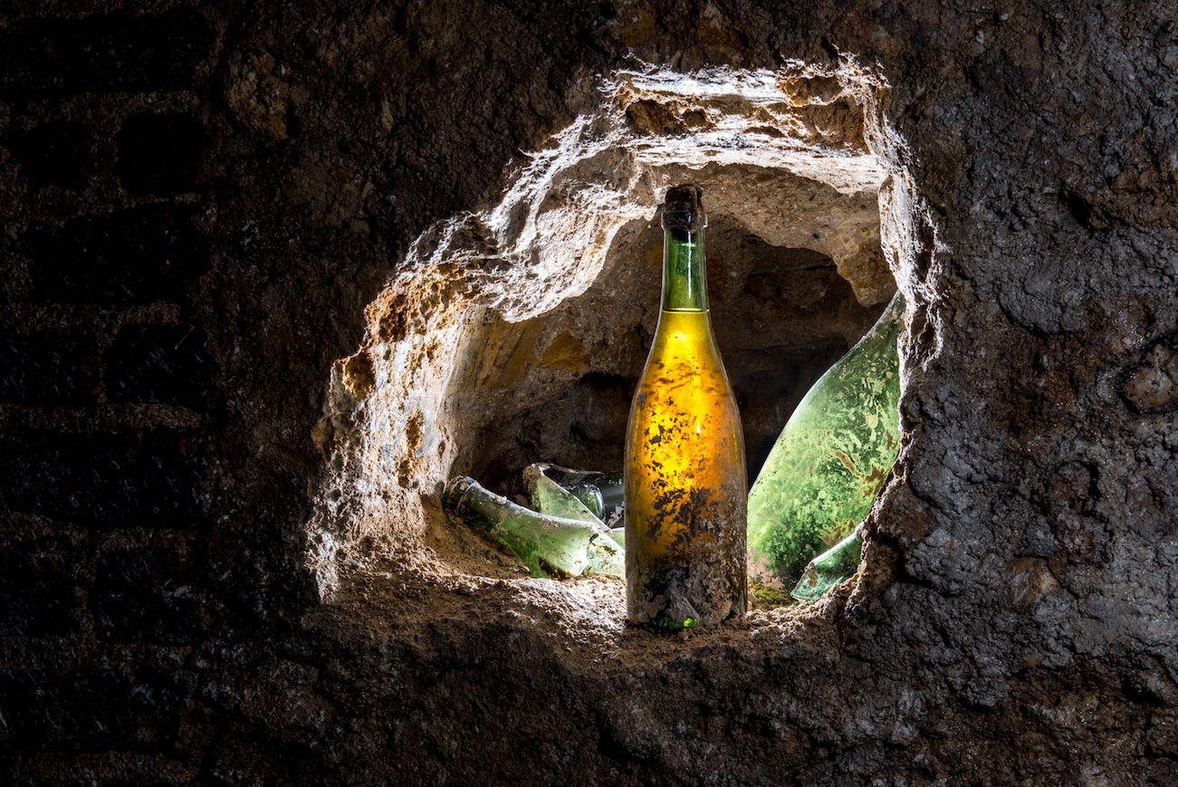 Pol Roger opens the 1st ‘missing’ bottles from 1900 cellar collapse