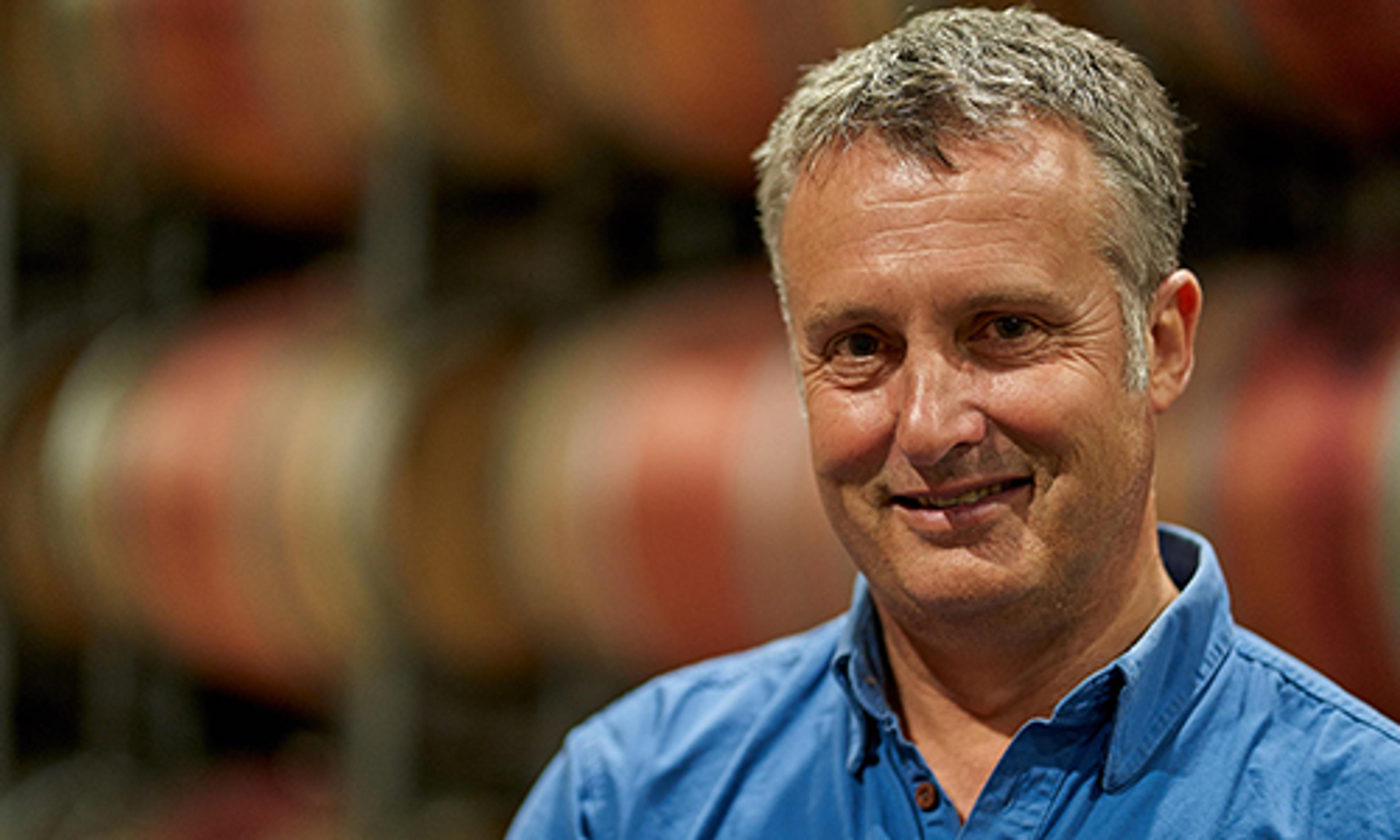 Roger Jones puts new Petaluma Yellow Label vintages to the test