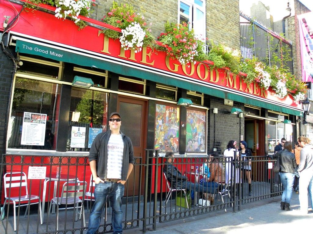 Chris Wilson ‘on the mix’ with his two new Gutter&Stars still wines