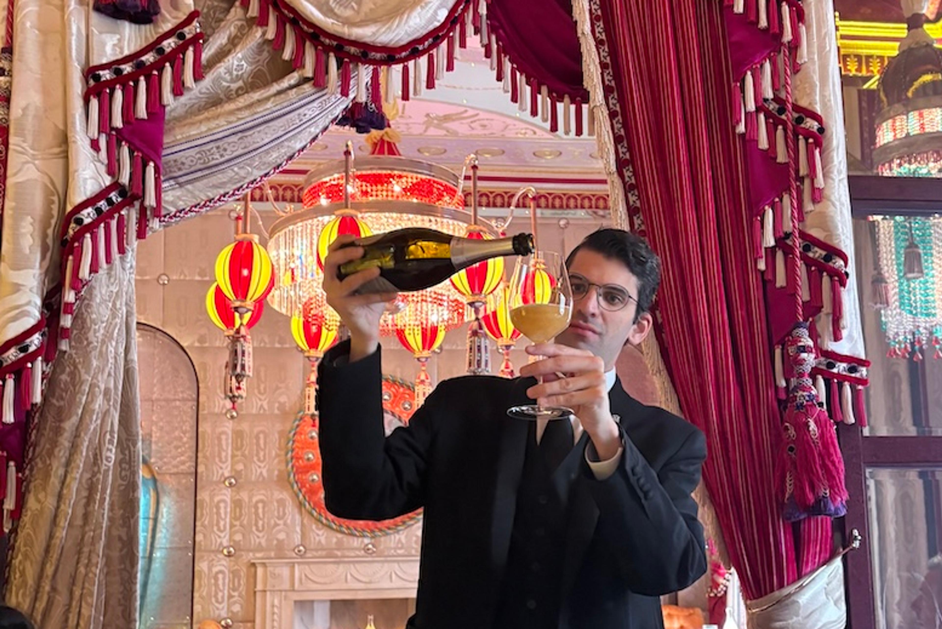 Tasting the difference between 0% French Bloom and 'real' Champagne
