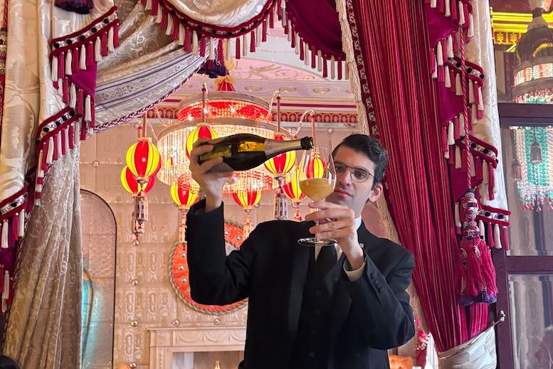 Tasting the difference between 0% French Bloom and 'real' Champagne