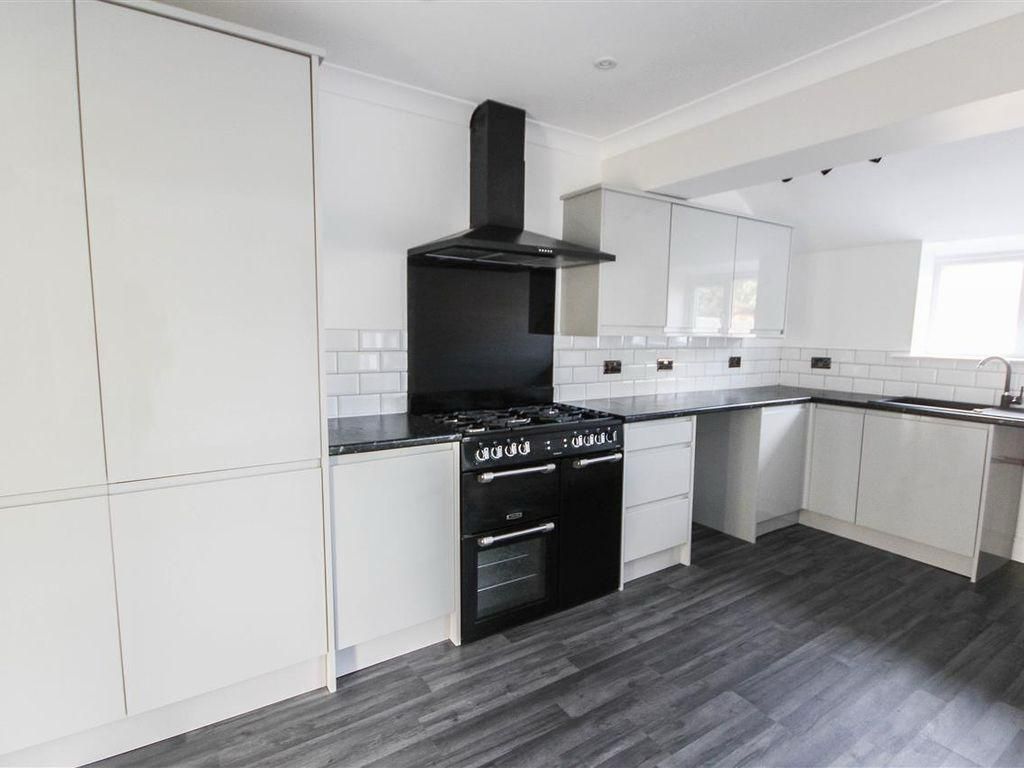 A fitted kitchen from Heritage’s supplied refurbishment photographs