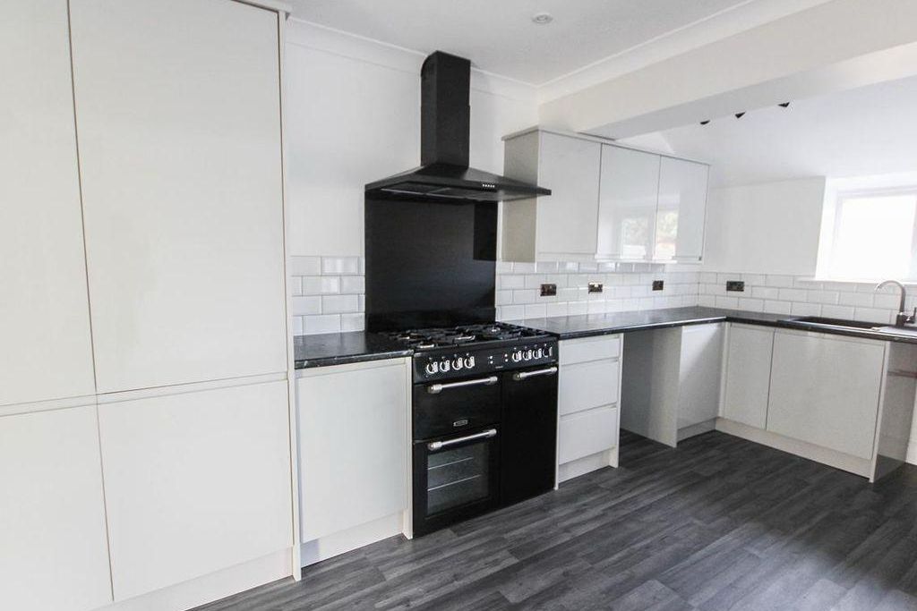 A fitted kitchen from Heritage’s supplied refurbishment photographs