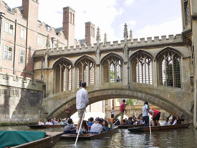 Oxford Royale students punting in Cambridge