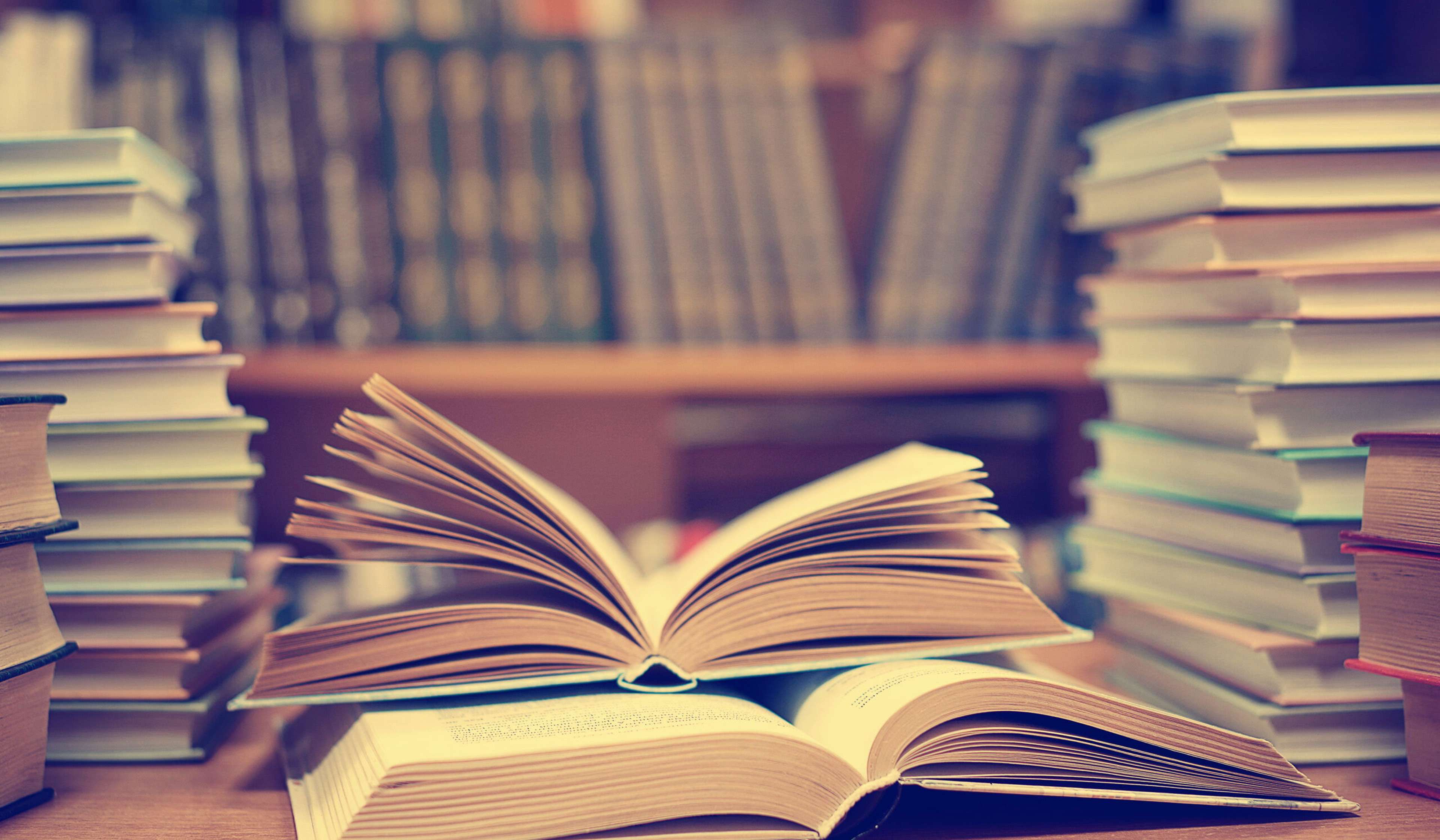 Must read books for economics students