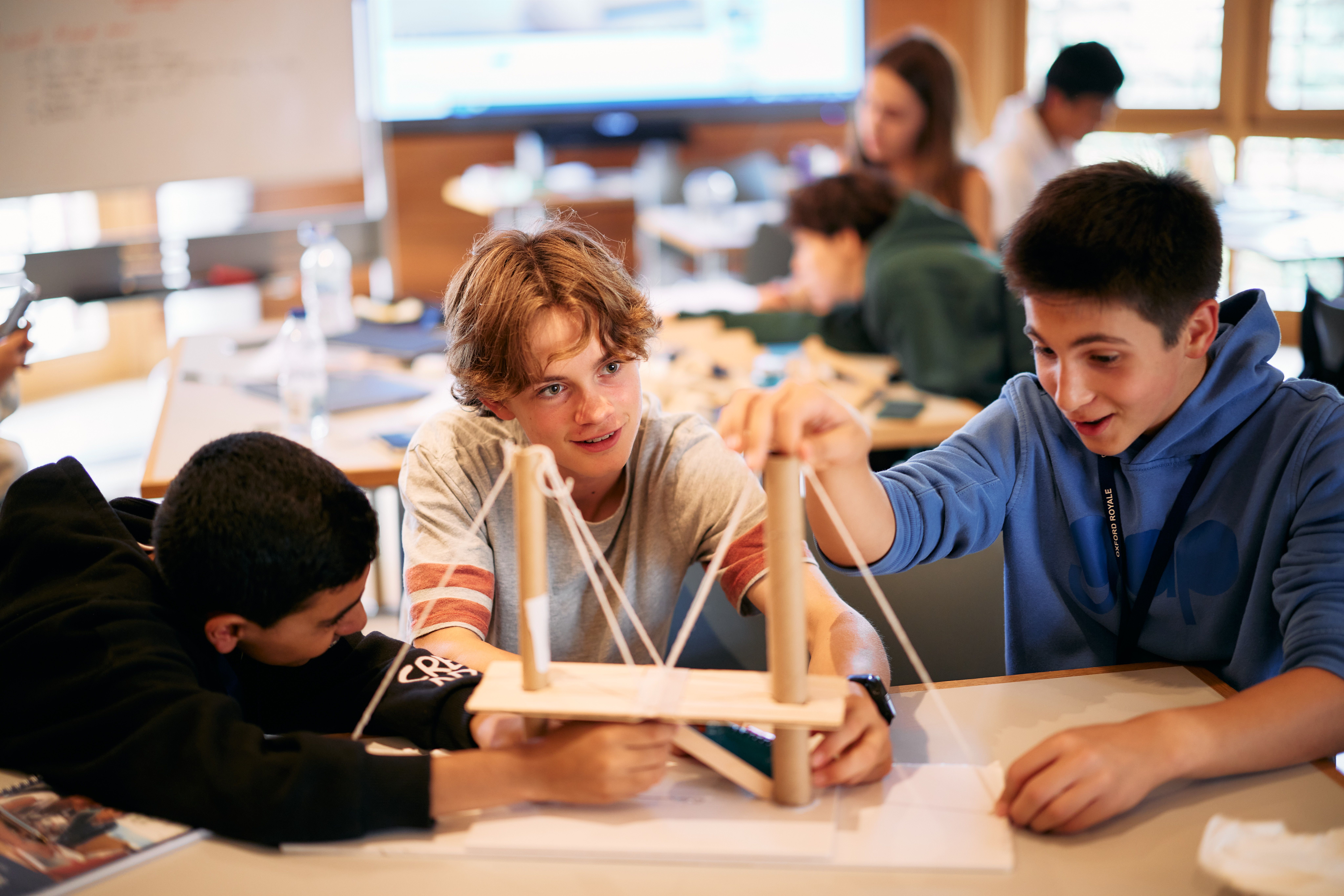 Oxford Royale Engineering students in a practical lesson