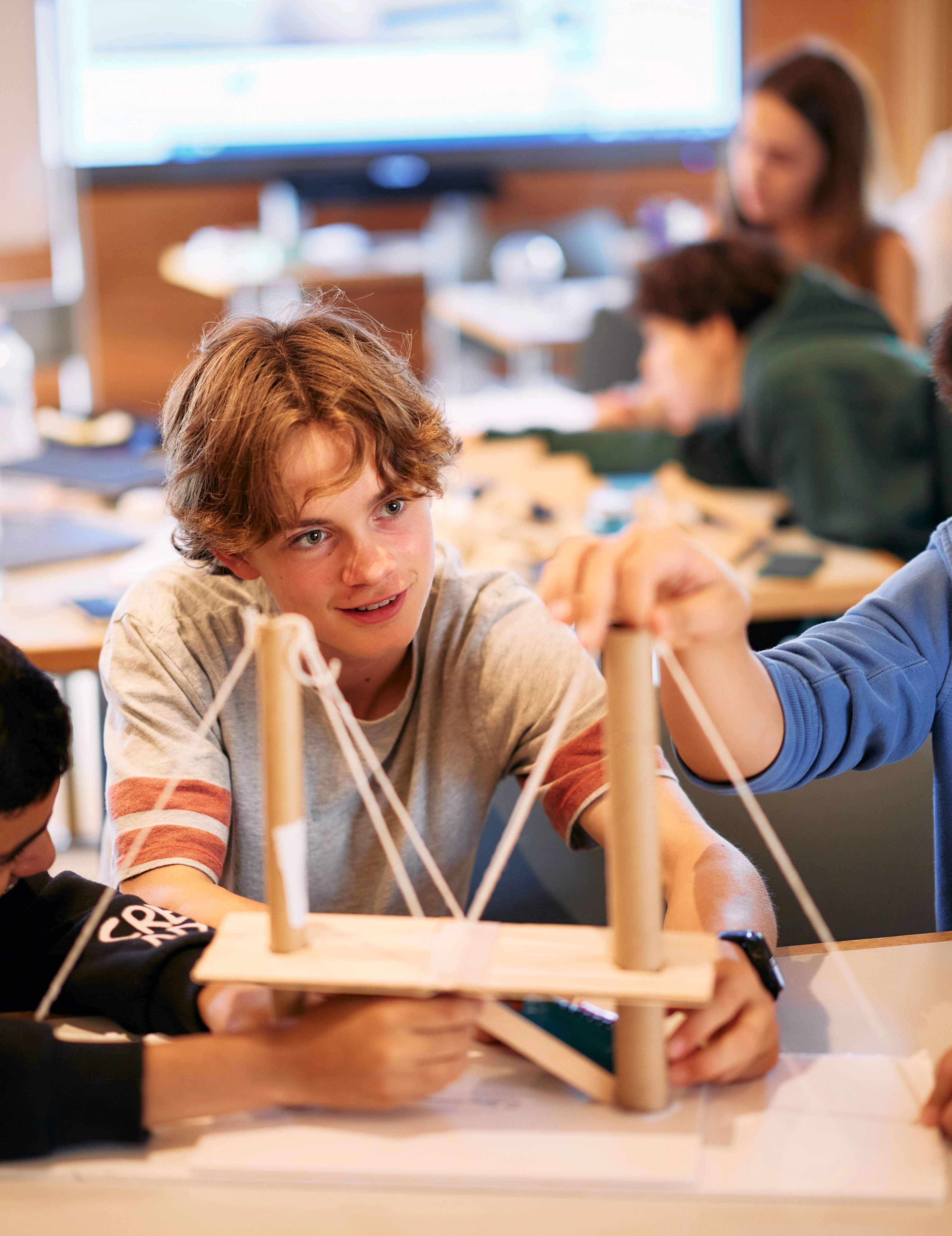 Oxford Royale Engineering students in a practical lesson