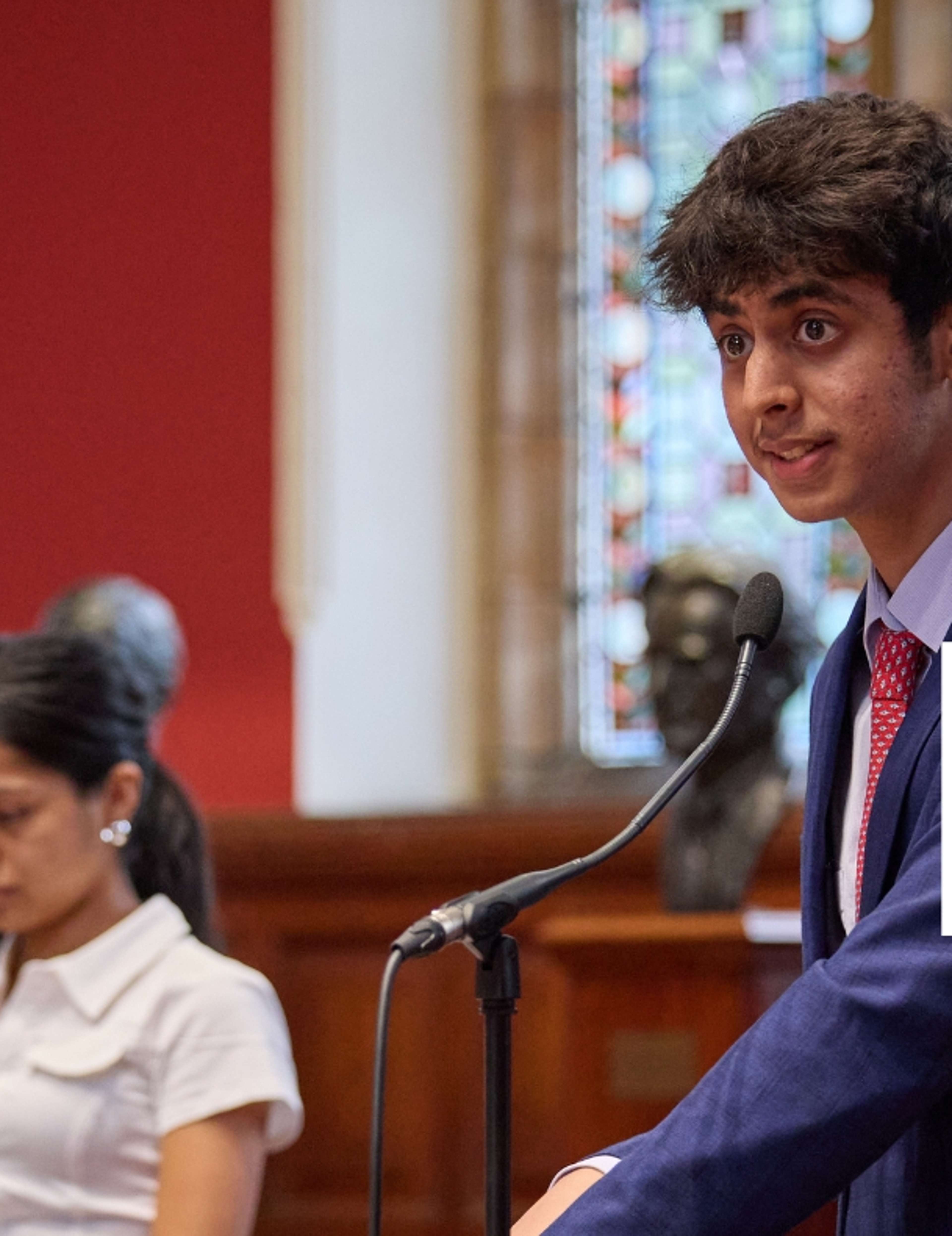 Oxford Royale students doing computer science projects