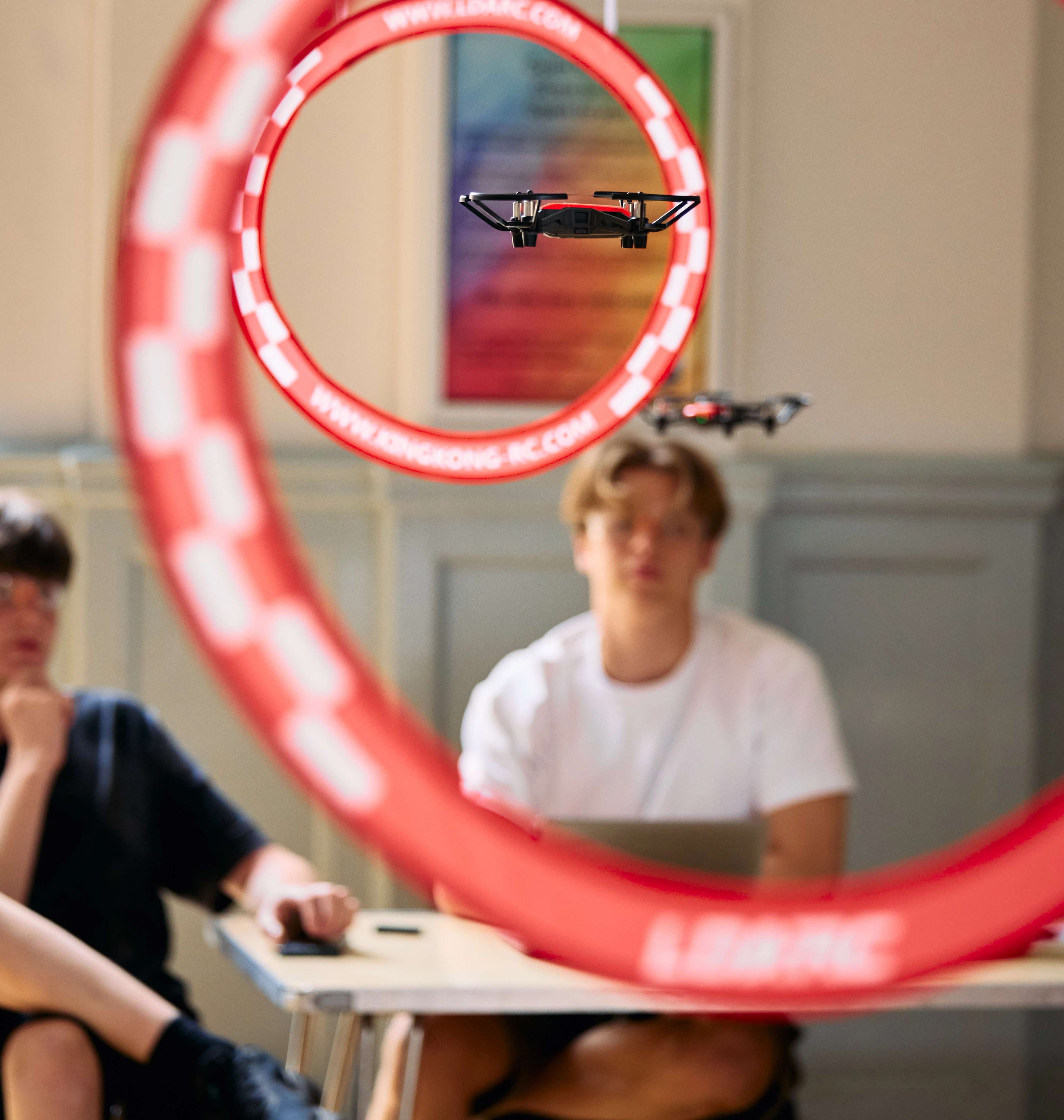 Oxford Royale students enjoy an engineering project in Dubai