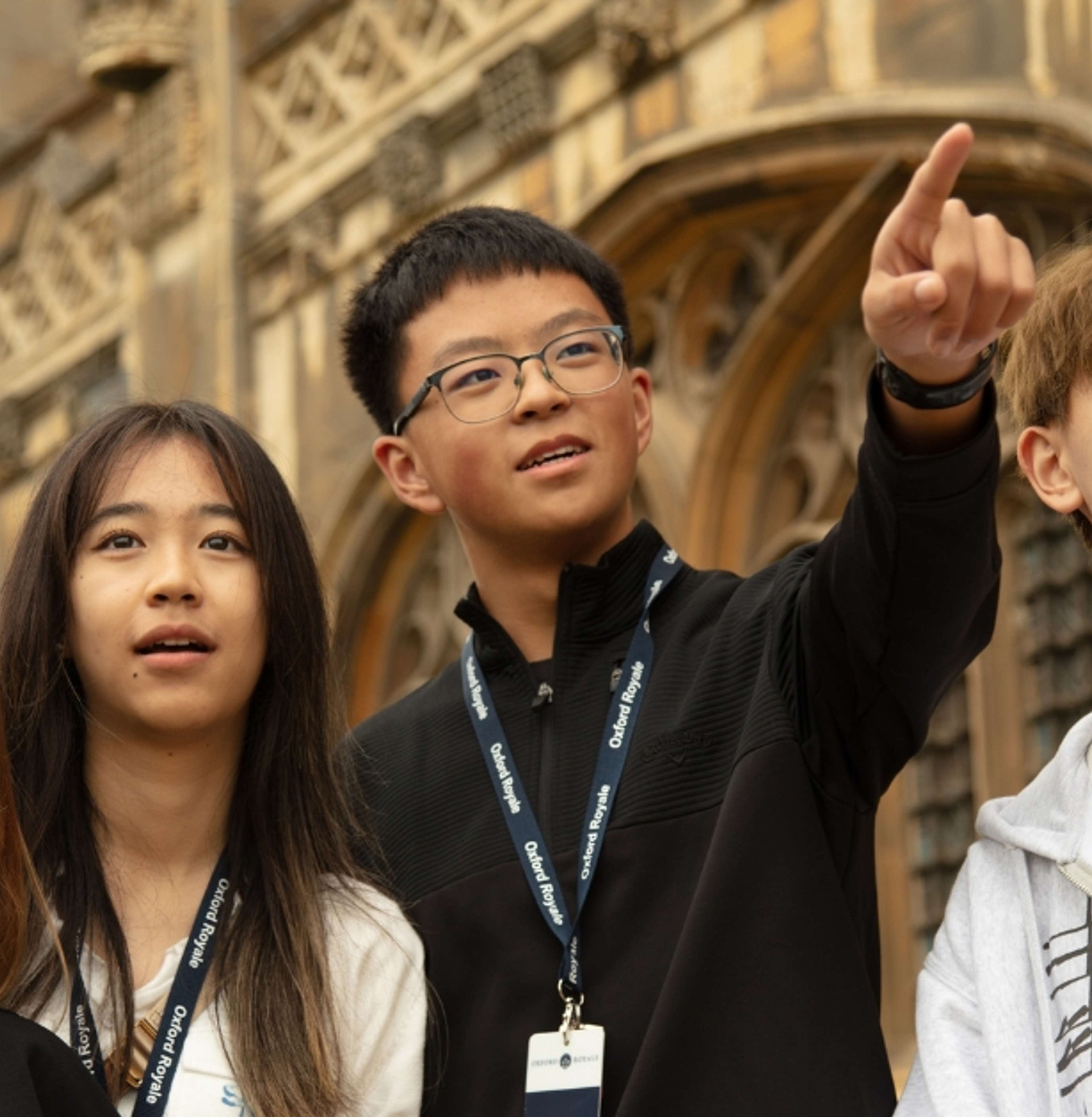 Oxford Royale students sightseeing in Cambridge