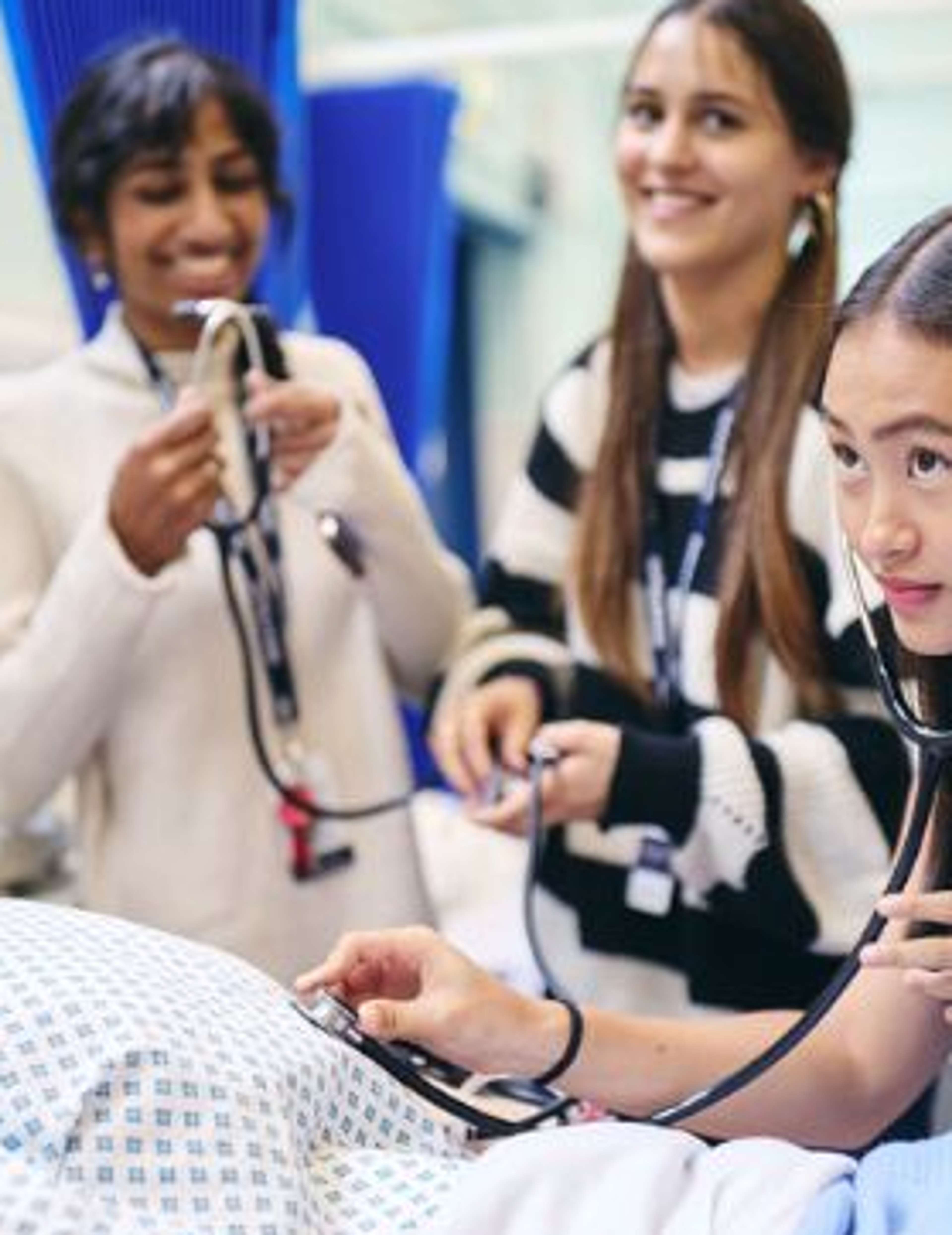 Oxford Royale Medicine students in a practical lesson