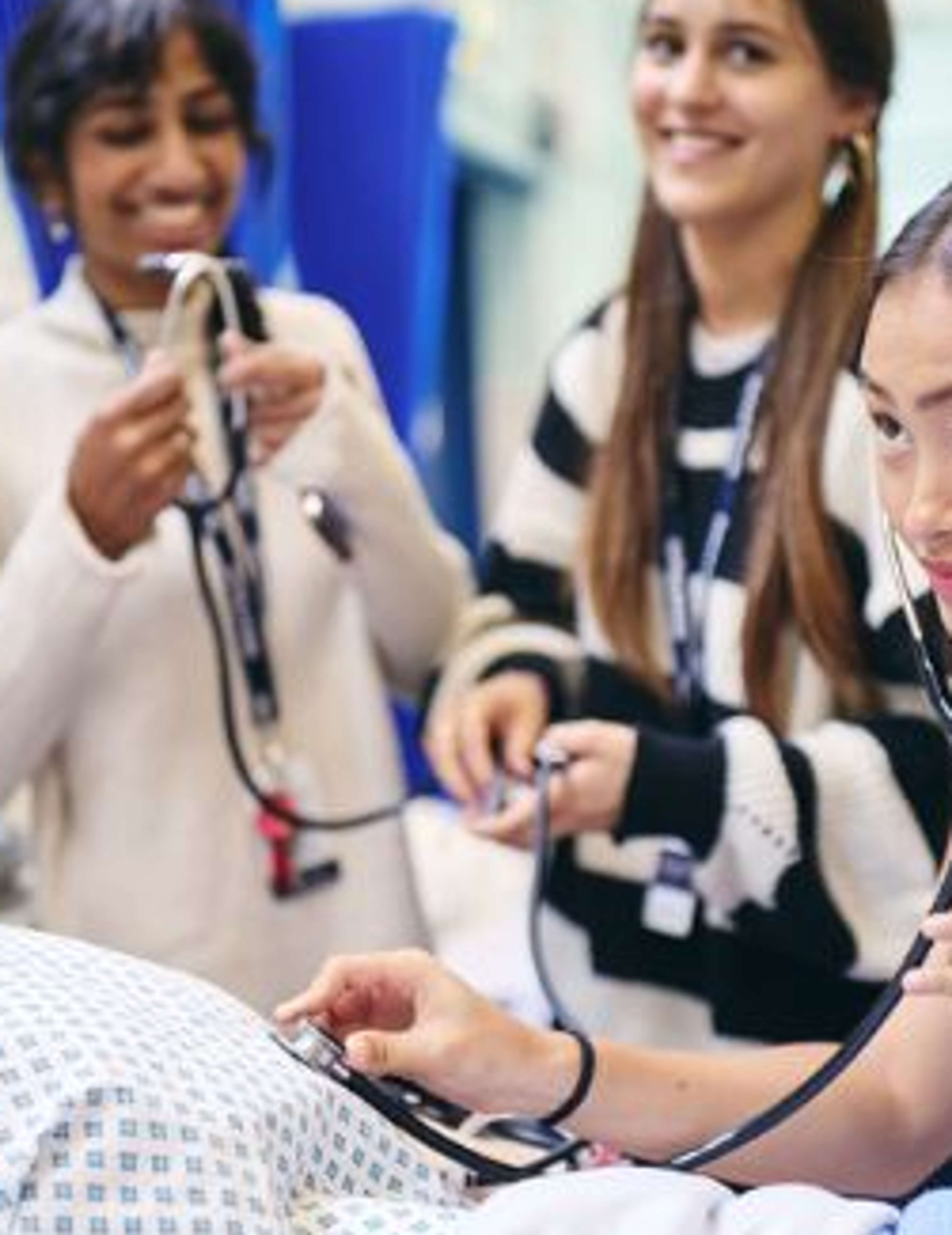 Oxford Royale Medicine students in a practical workshop