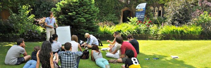 Why Study Abroad? 10 Benefits of Studying in an International Environment