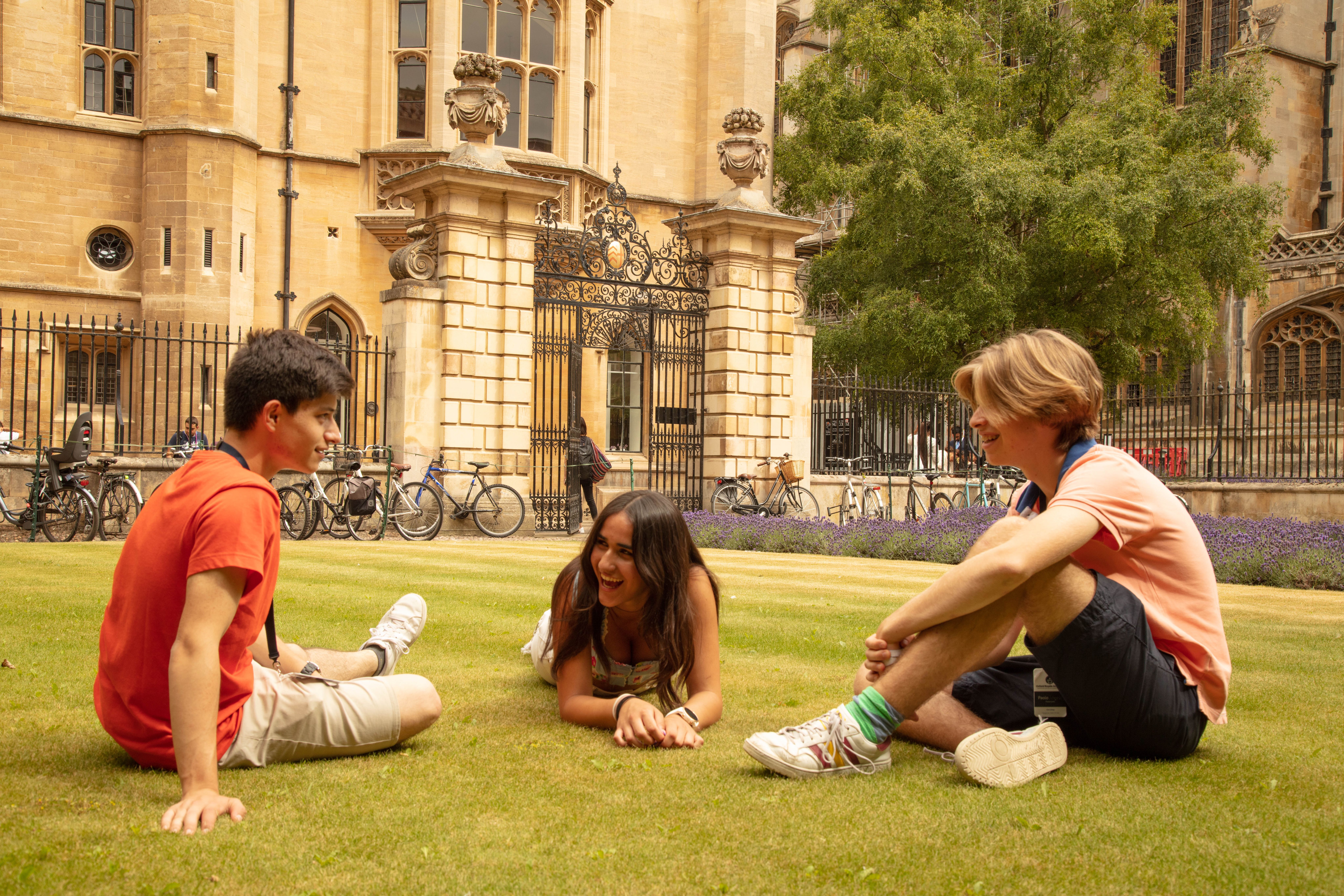 Oxford Royale students in Cambridge on the lawn.