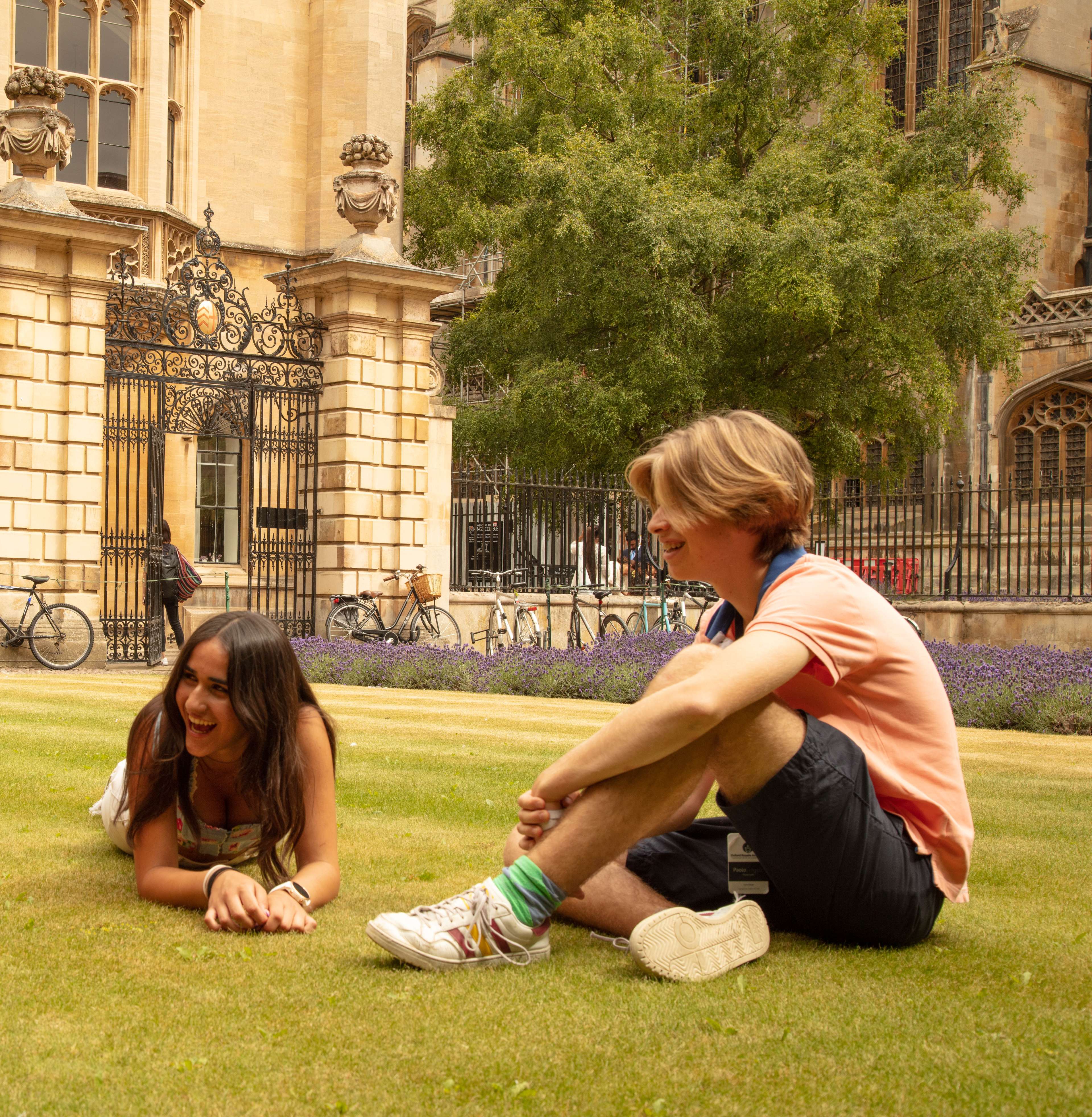 Oxford Royale students in Cambridge on the lawn.