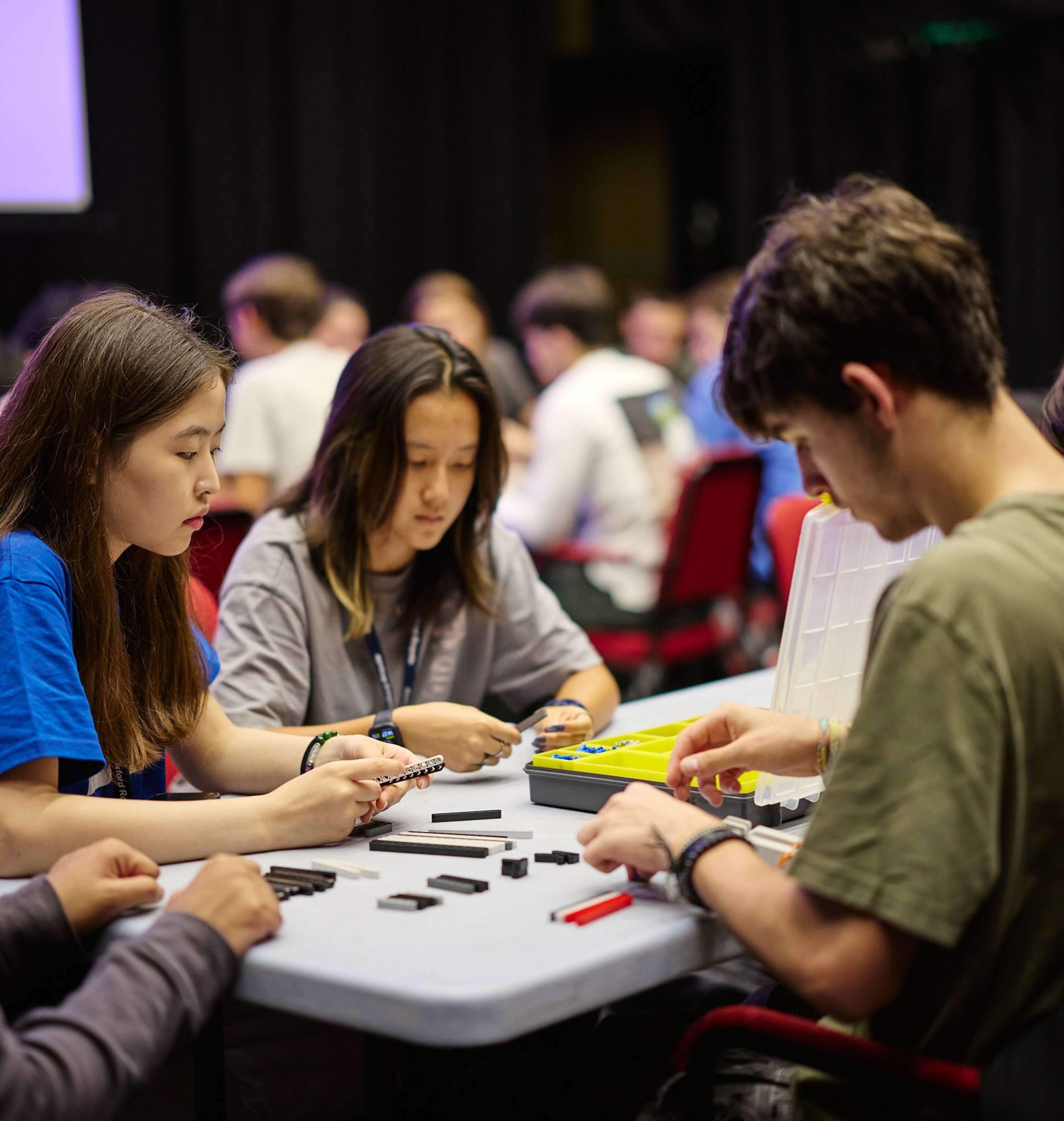 Oxford Royale students enjoying an engineering group project