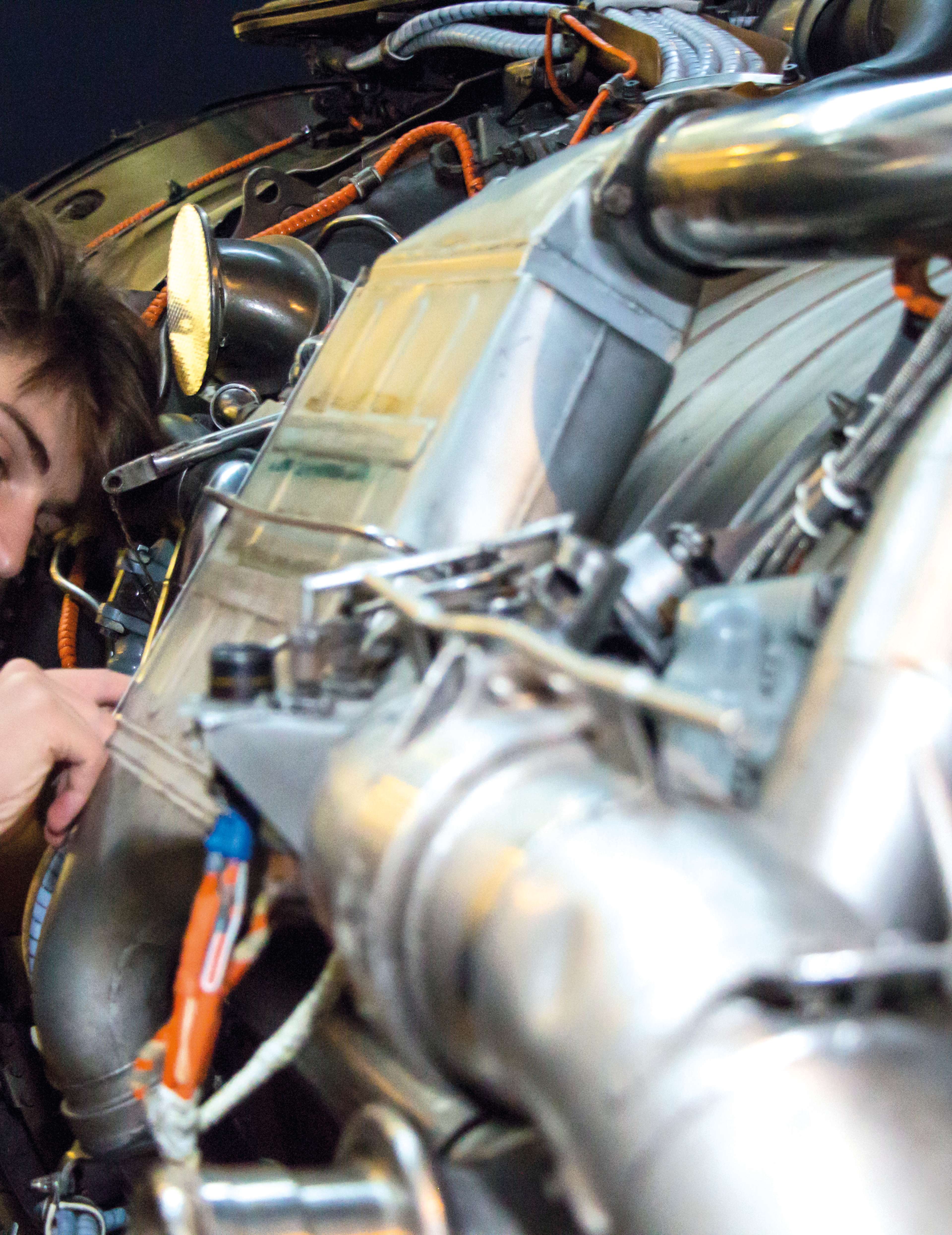 Oxford Royale students in an engineering lesson