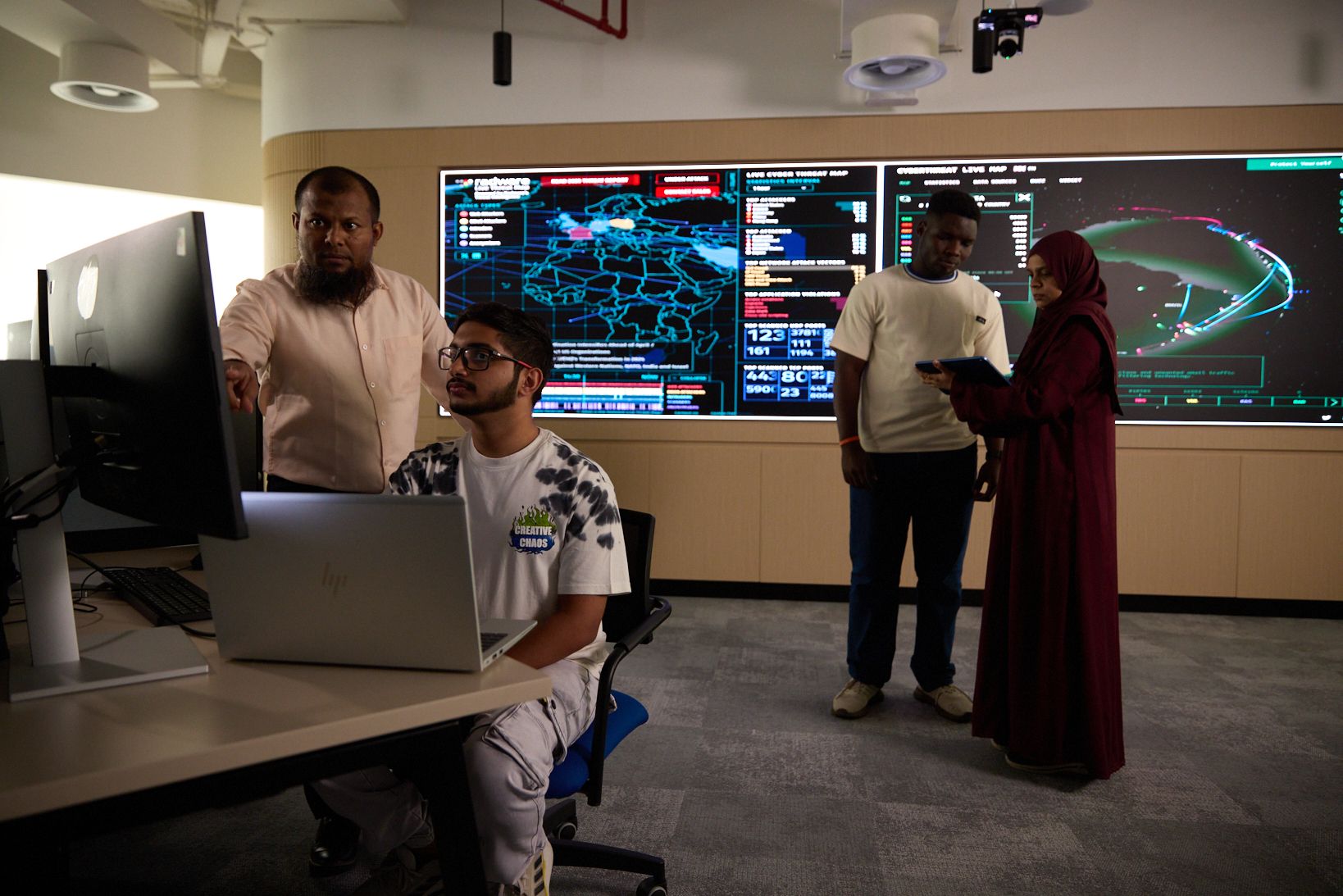 Oxford Royale students enjoy an AI project in Dubai