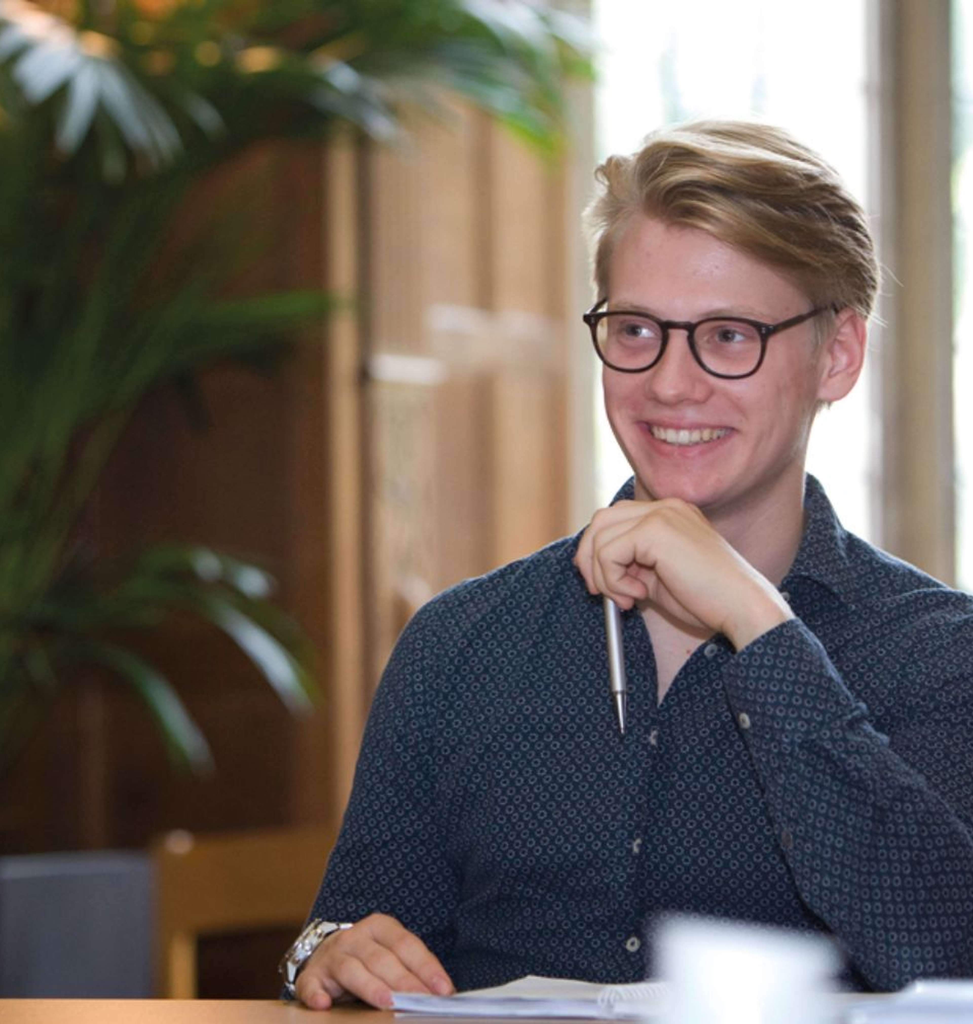 Oxford Royale student enjoying a business project in London