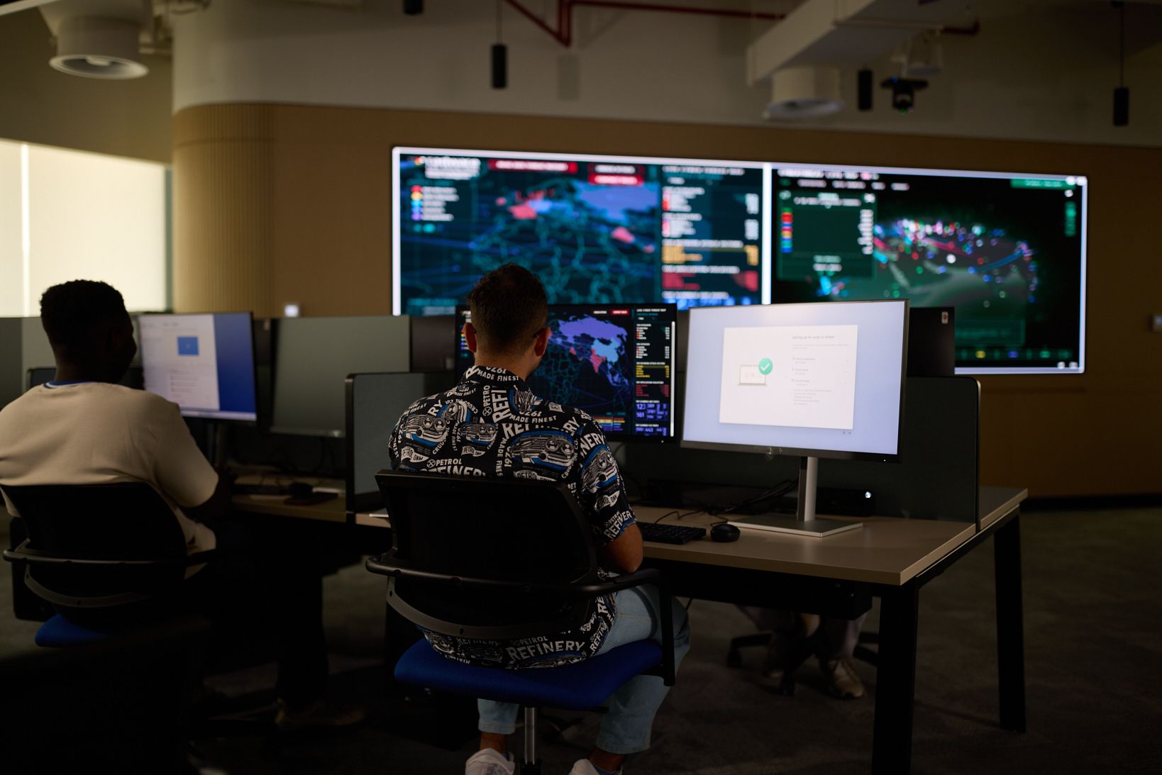 Students exploring AI with Oxford Royale