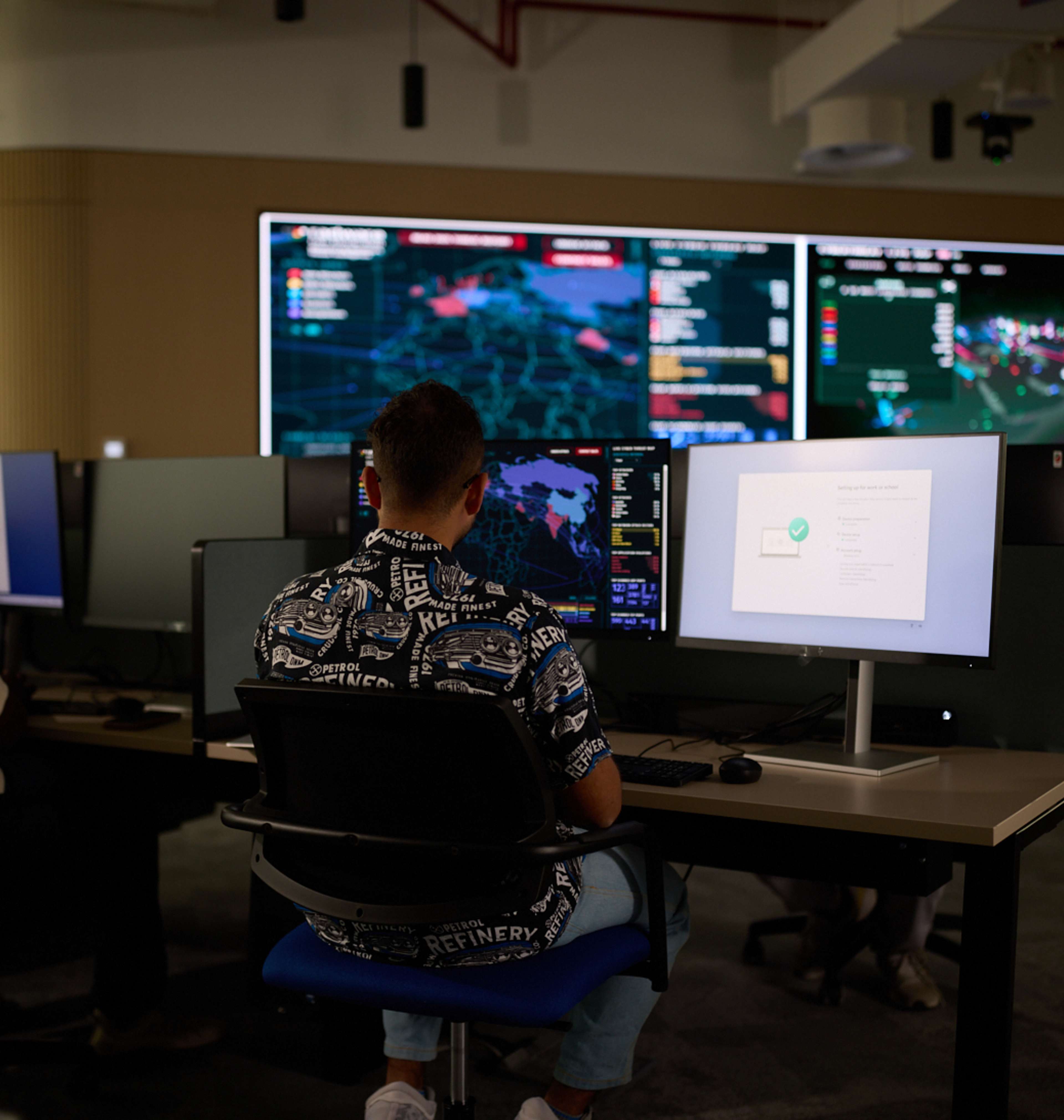 Students exploring AI with Oxford Royale