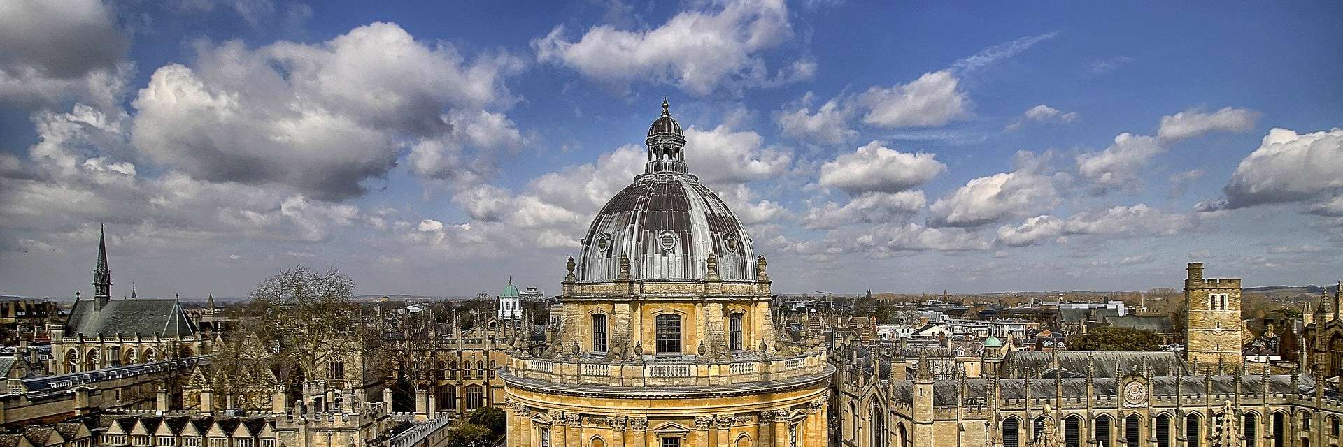Oxford Royale students engaging in a class in Oxford Union library