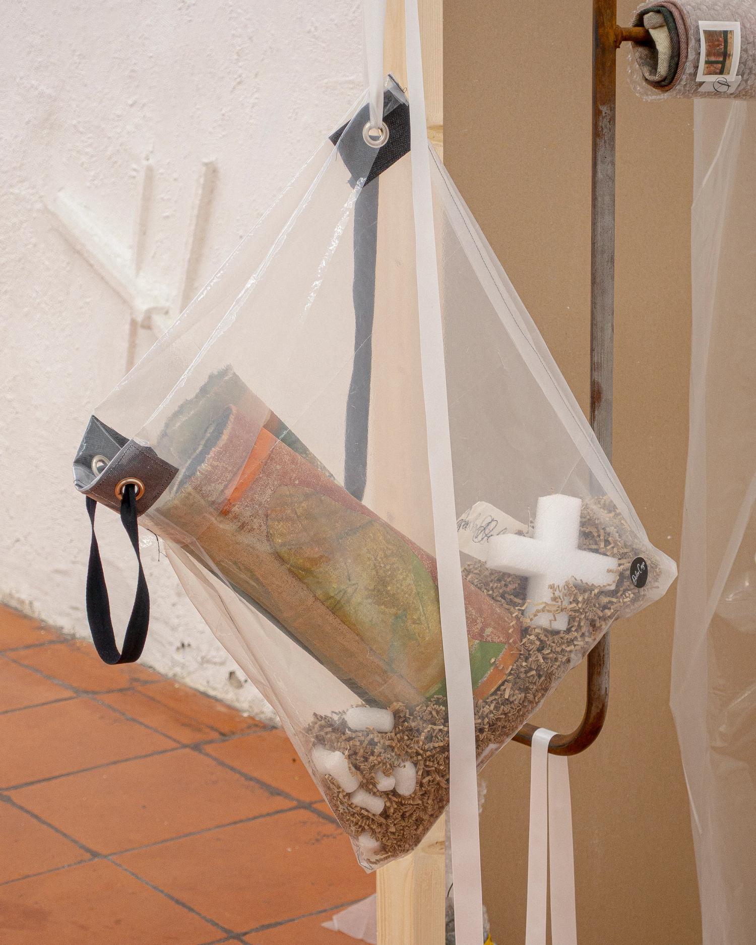 1-Pack – Multi-Purpose Clear Display Bag with Ribbon for Christmas & Special Occasions – Portable and Reusable Bubble Wrap to Ensure the Various Paintings Do Not Receive a Shock: On Rack