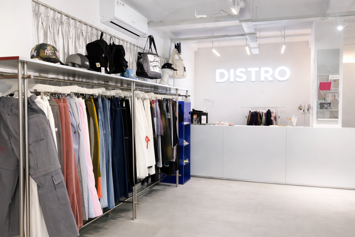 Cover image for Tren Distro 2026: Peluang Bisnis Clothing Lokal yang Wajib Kamu Tahu