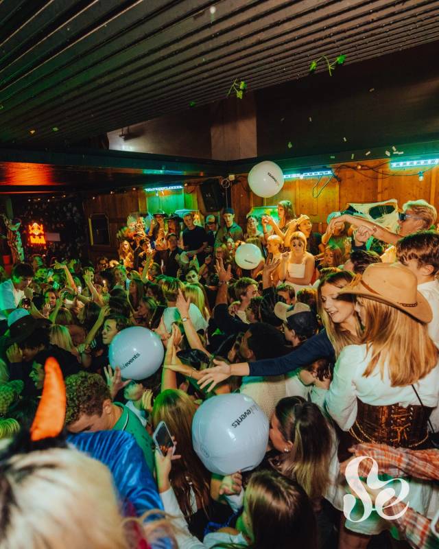 Halloween 2026 på Excet, Lerums Gymnasium, Schillerska gymnasiet, Ingrid Segerstedts gymnasium, Aranäsgymnasiet, Nösnäsgymnasiet, Öckerö gymnasieskola, Alströmergymnasiet, Göteborgsregionens Tekniska Gymnasium GTG, NTI Gymnasiet Kronhus, LBS Mediegymnasiet, Uddevalla Gymnasieskola Agneberg, Uddevalla Gymnasieskola Östrabo, Uddevalla Gymnasieskola Sinclair, bild 85 av 100