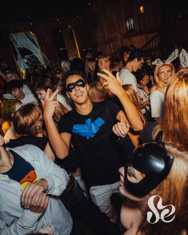 Halloween 2026 på Excet, Lerums Gymnasium, Schillerska gymnasiet, Ingrid Segerstedts gymnasium, Aranäsgymnasiet, Nösnäsgymnasiet, Öckerö gymnasieskola, Alströmergymnasiet, Göteborgsregionens Tekniska Gymnasium GTG, NTI Gymnasiet Kronhus, LBS Mediegymnasiet, Uddevalla Gymnasieskola Agneberg, Uddevalla Gymnasieskola Östrabo, Uddevalla Gymnasieskola Sinclair, bild 57 av 100
