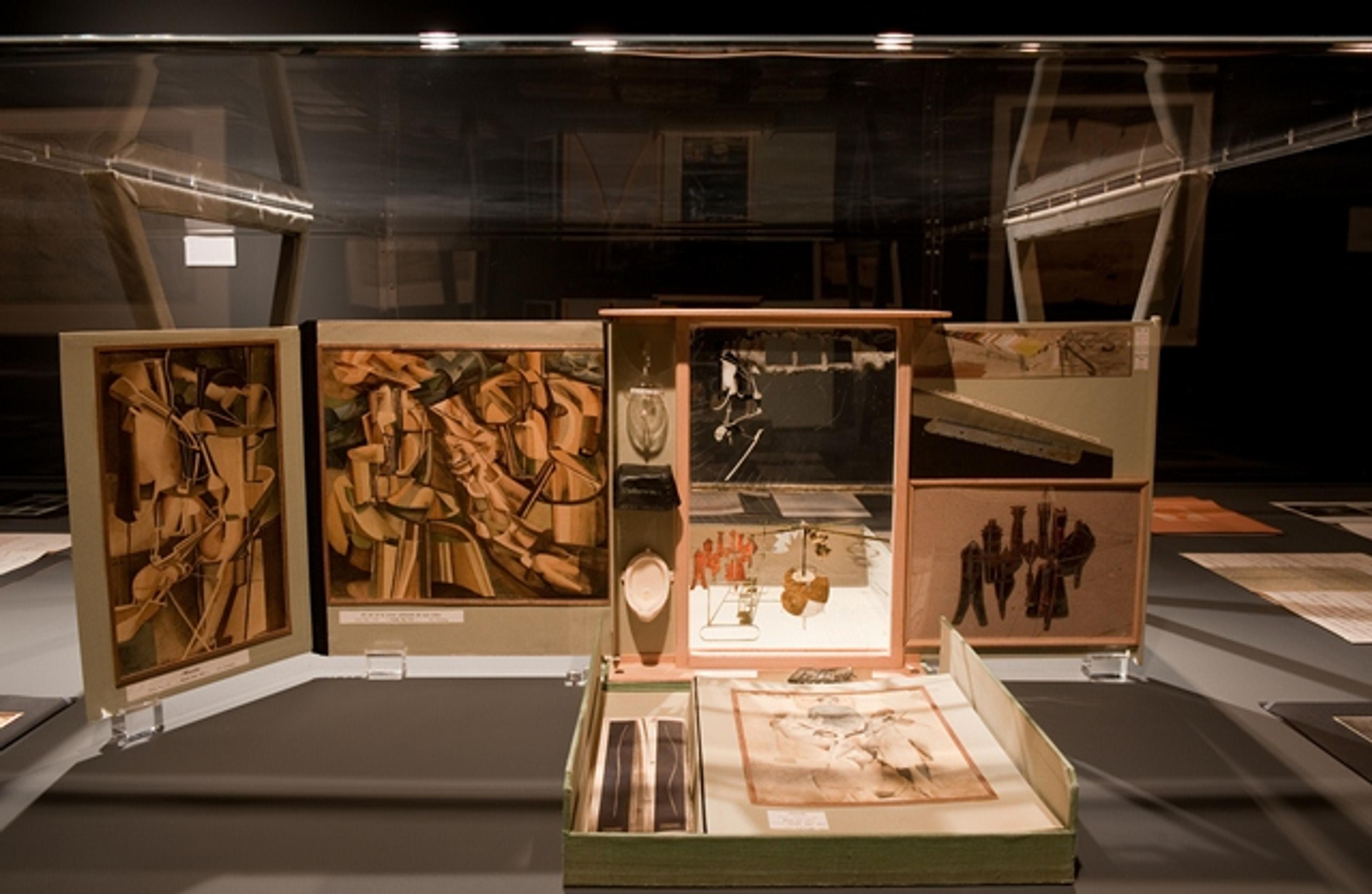 Marcel Duchamp, Boîte-en-valise Series D, Paris 1961. Collection of the Museum of New Zealand Te Papa Tongarewa, bequest of Judge Julius Isaacs, 1983-0032-250/A-Q to Q-Q. Reproduced courtesy of Viscopy