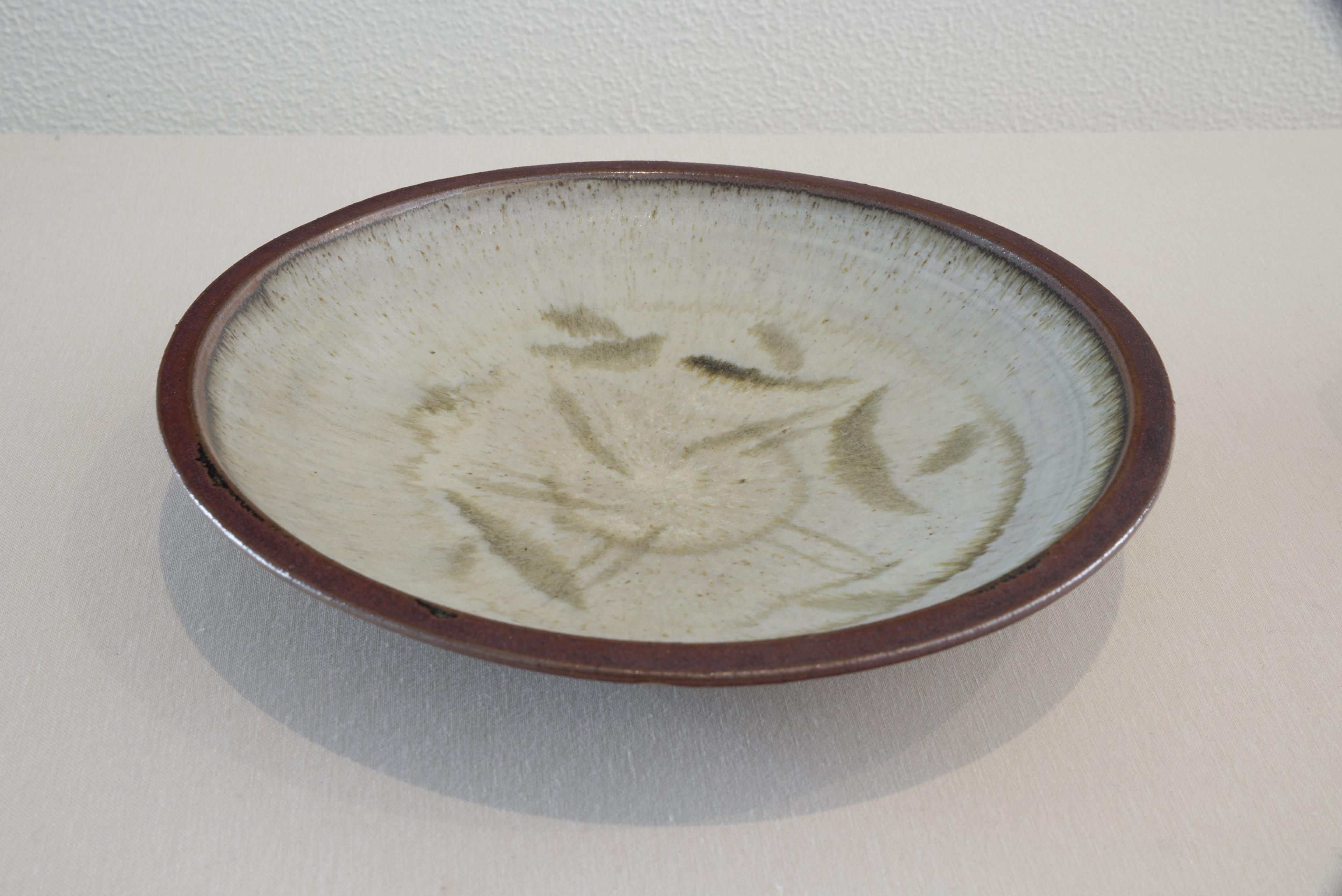 Doreen Blumhardt, Thrown stoneware plate, c.1970, Wellington College of Education Ceramics Collection