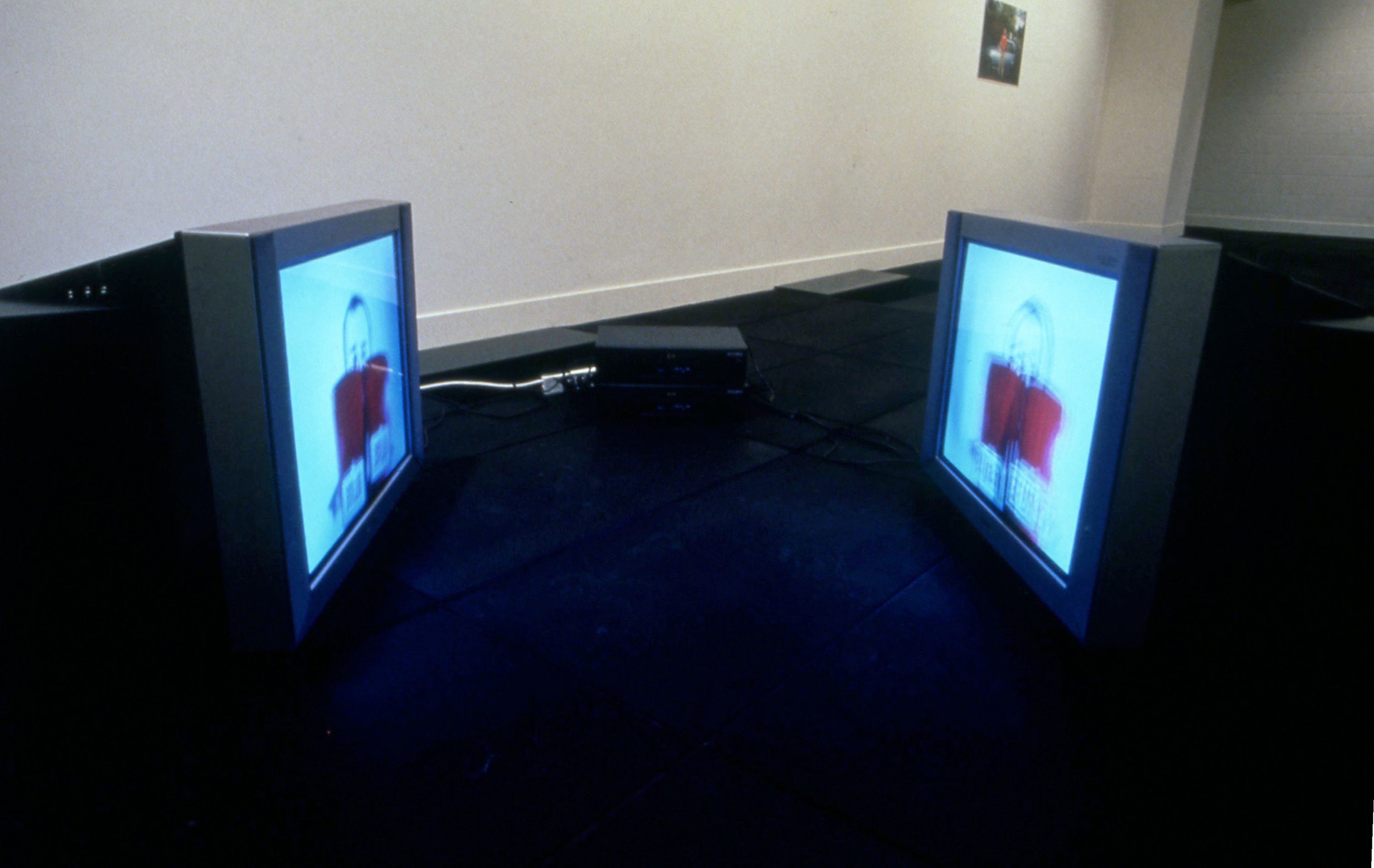 Installation view, Parallel Worlds, Adam Art Gallery Te Pātaka Toi, Victoria University of Wellington, 2001