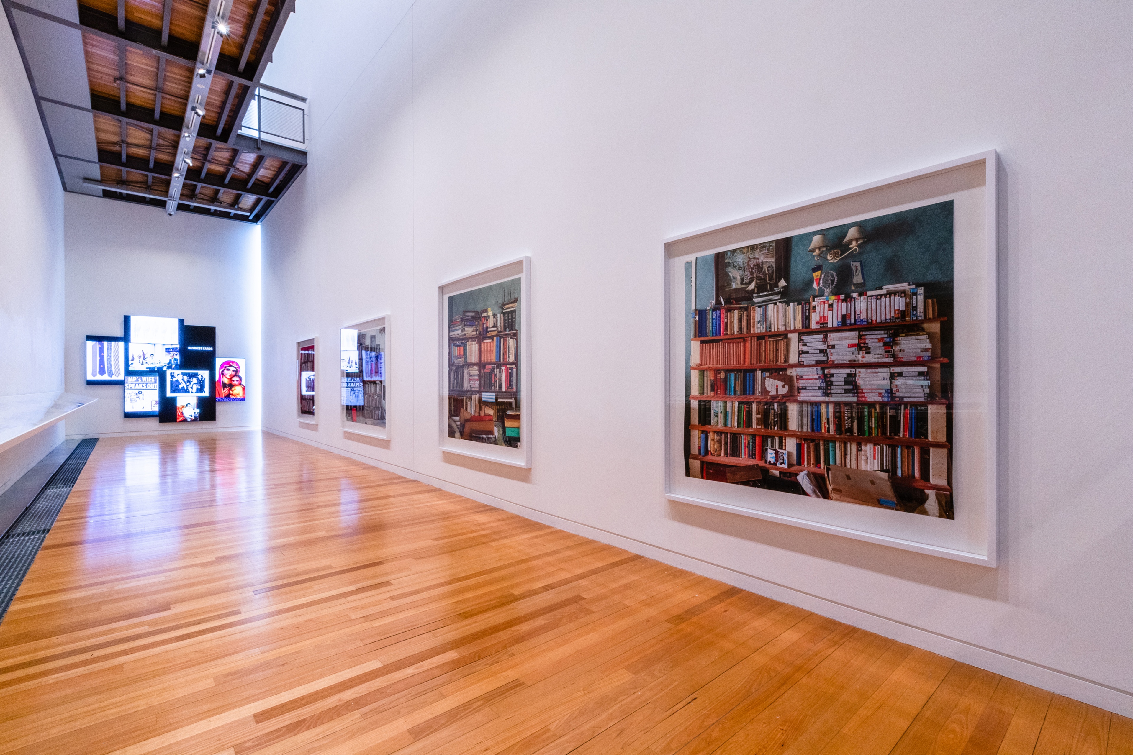 Installation view, Lucien Rizos: Everything, Te Pātaka Toi Adam Art Gallery, Te Herenga Waka Victoria University of Wellington, 2022. Photo: Ted Whitaker