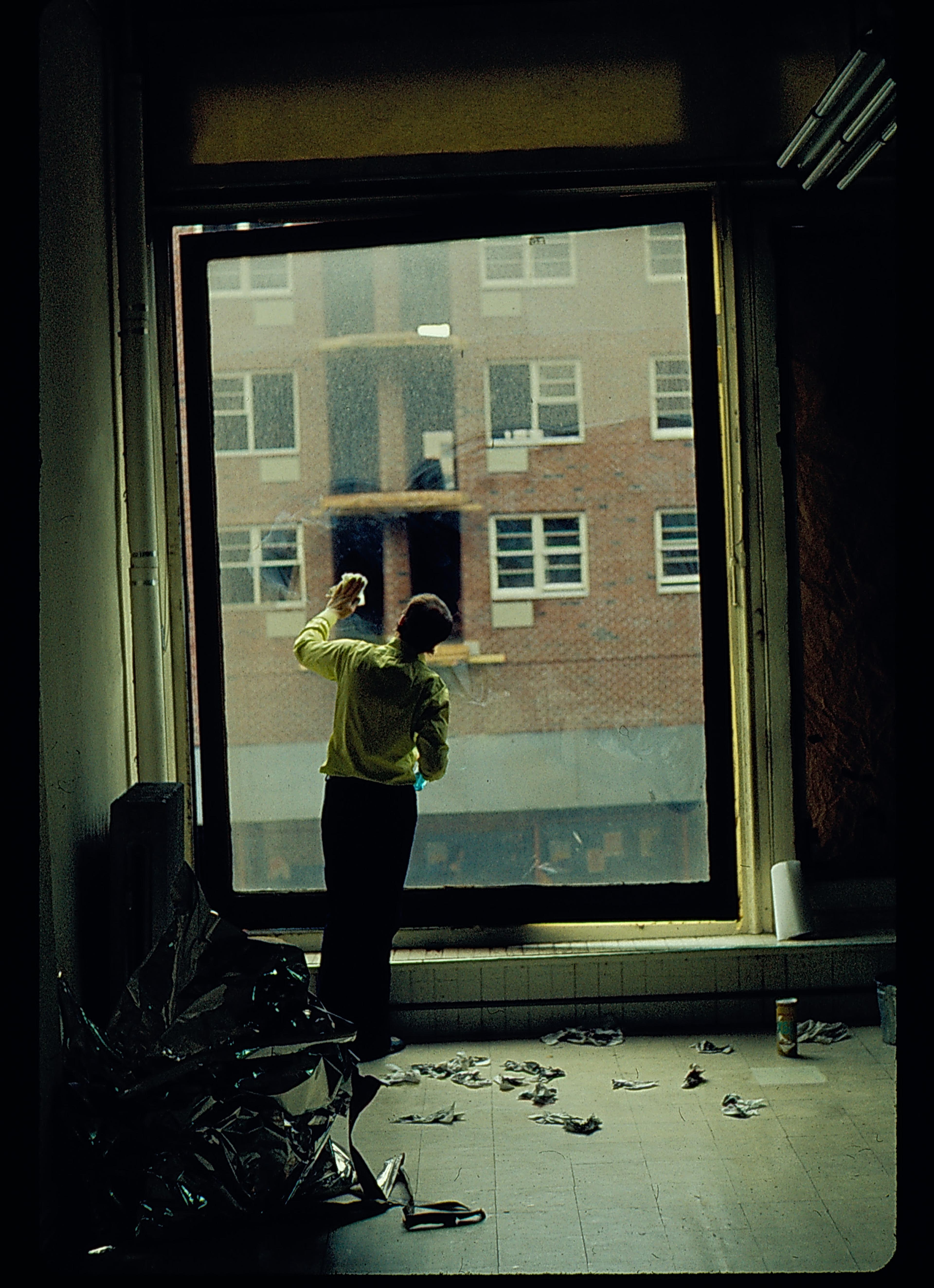 Billy Apple, Negative condition situation: cleaning: windowpane, April 1973, 35 colour slides, photography by David Troy. Courtesy of Billy Apple