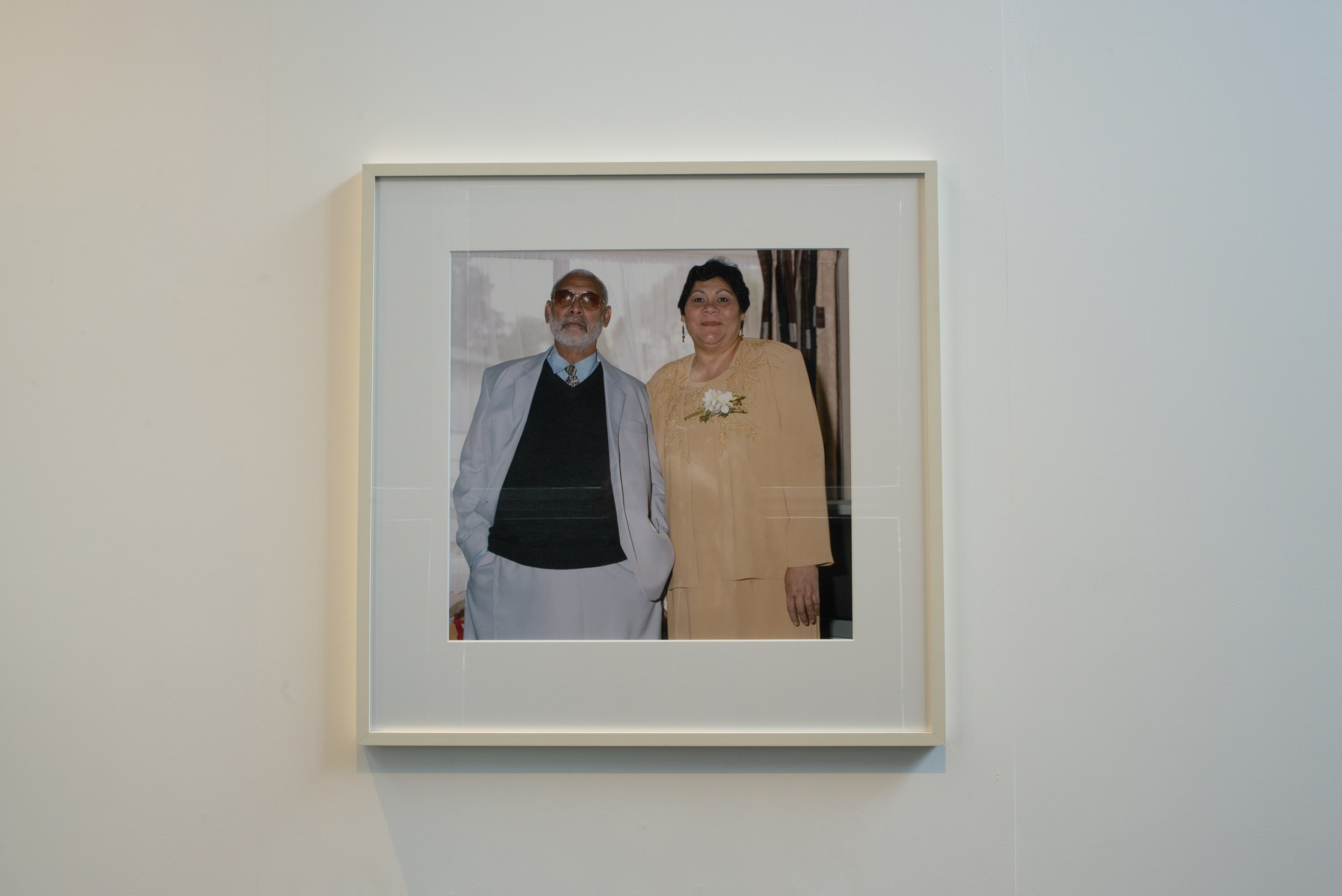 Edith Amituanai, Mr and Mrs Sagapolu, 2005, c-type photograph