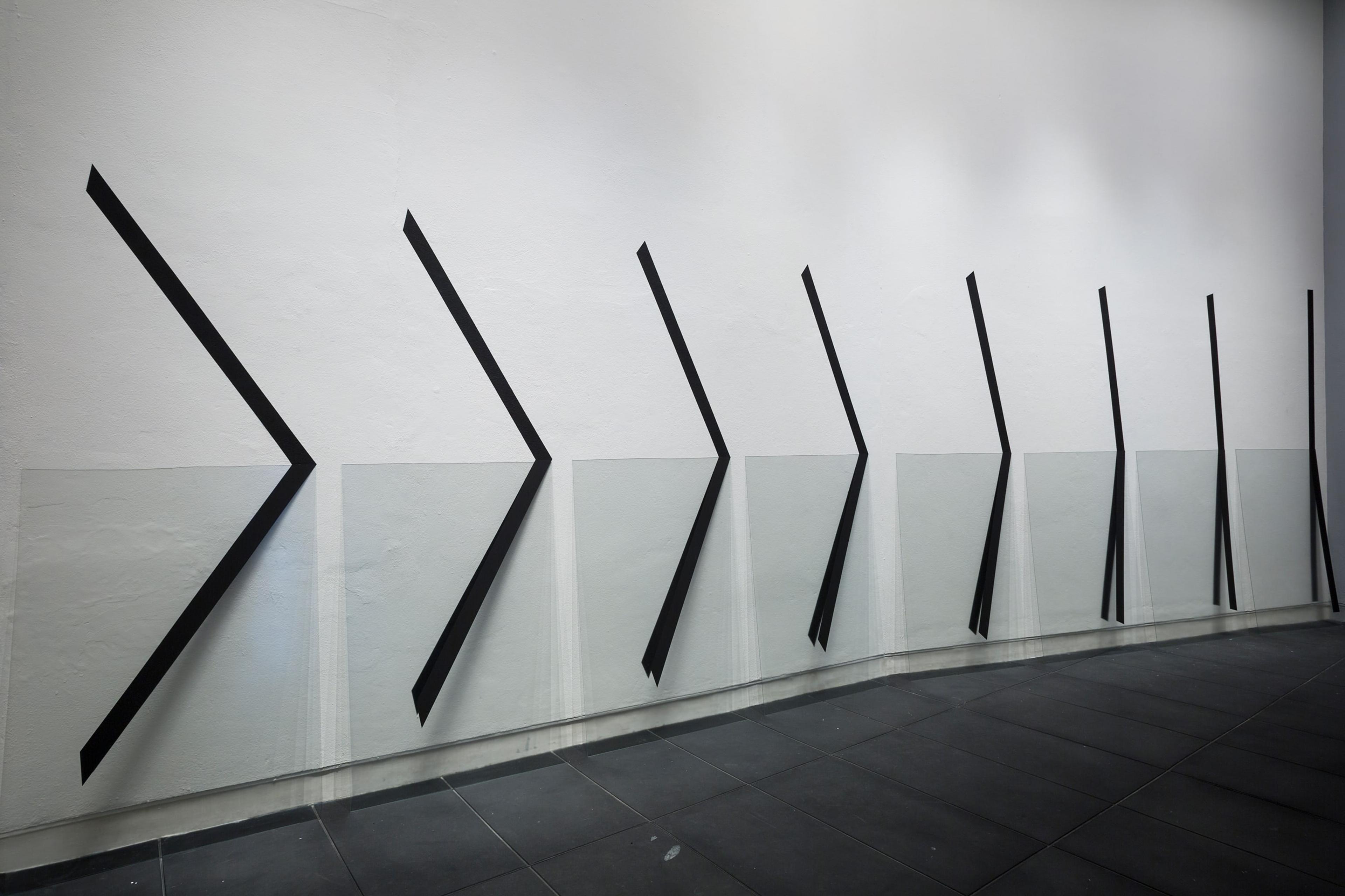 Andrew Beck, Linear Split (8 Phases) 2015, acrylic on eight sheets of non-reflective glass with wall painting, each sheet 1350 x 900mm. Courtesy of the artist and Hamish McKay Gallery, Wellington (photo: Shaun Waugh)