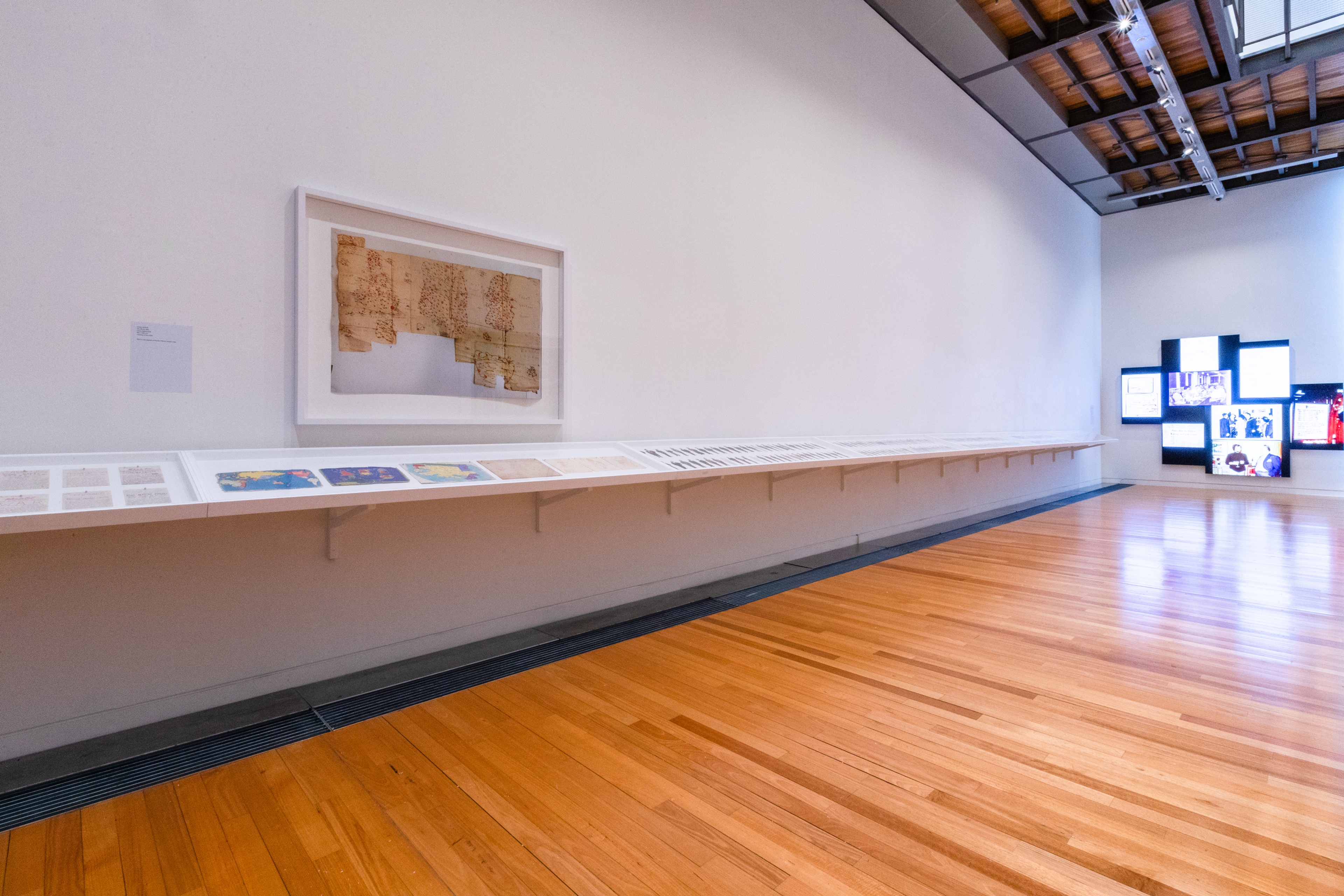 Installation view, Lucien Rizos: Everything, Te Pātaka Toi Adam Art Gallery, Te Herenga Waka Victoria University of Wellington, 2022. Photo: Ted Whitaker