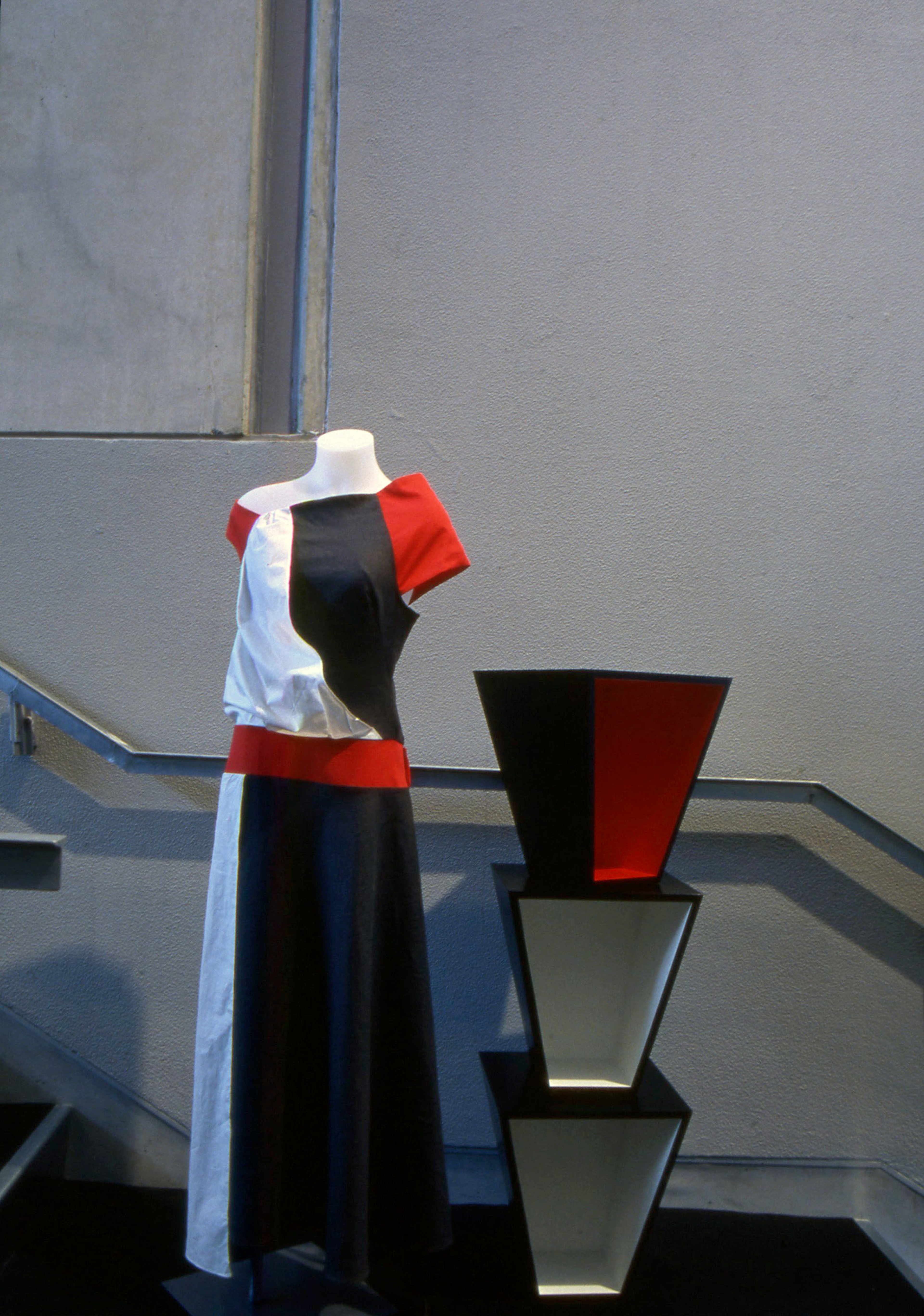 Installation view, MATERIALISE, Adam Art Gallery Te Pātaka Toi, Victoria University of Wellington, 2002