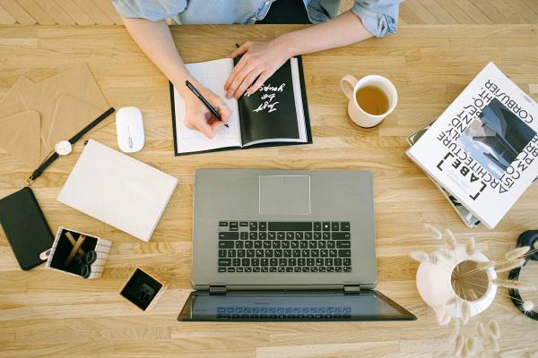 Cover image for Freelance contracts: How to protect your work and ensure timely payments