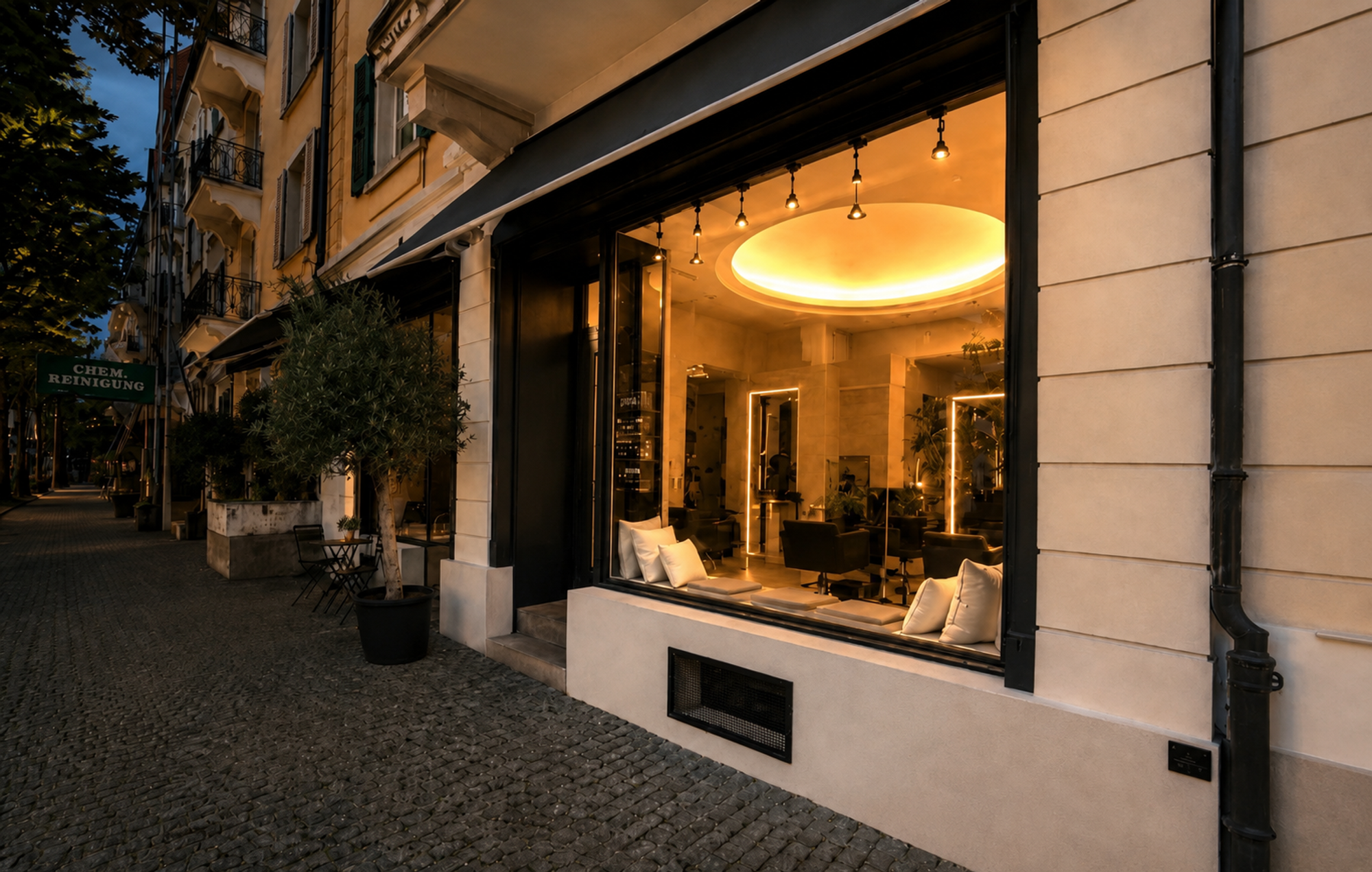 Hair-Spa-Salon mit warmer Beleuchtung