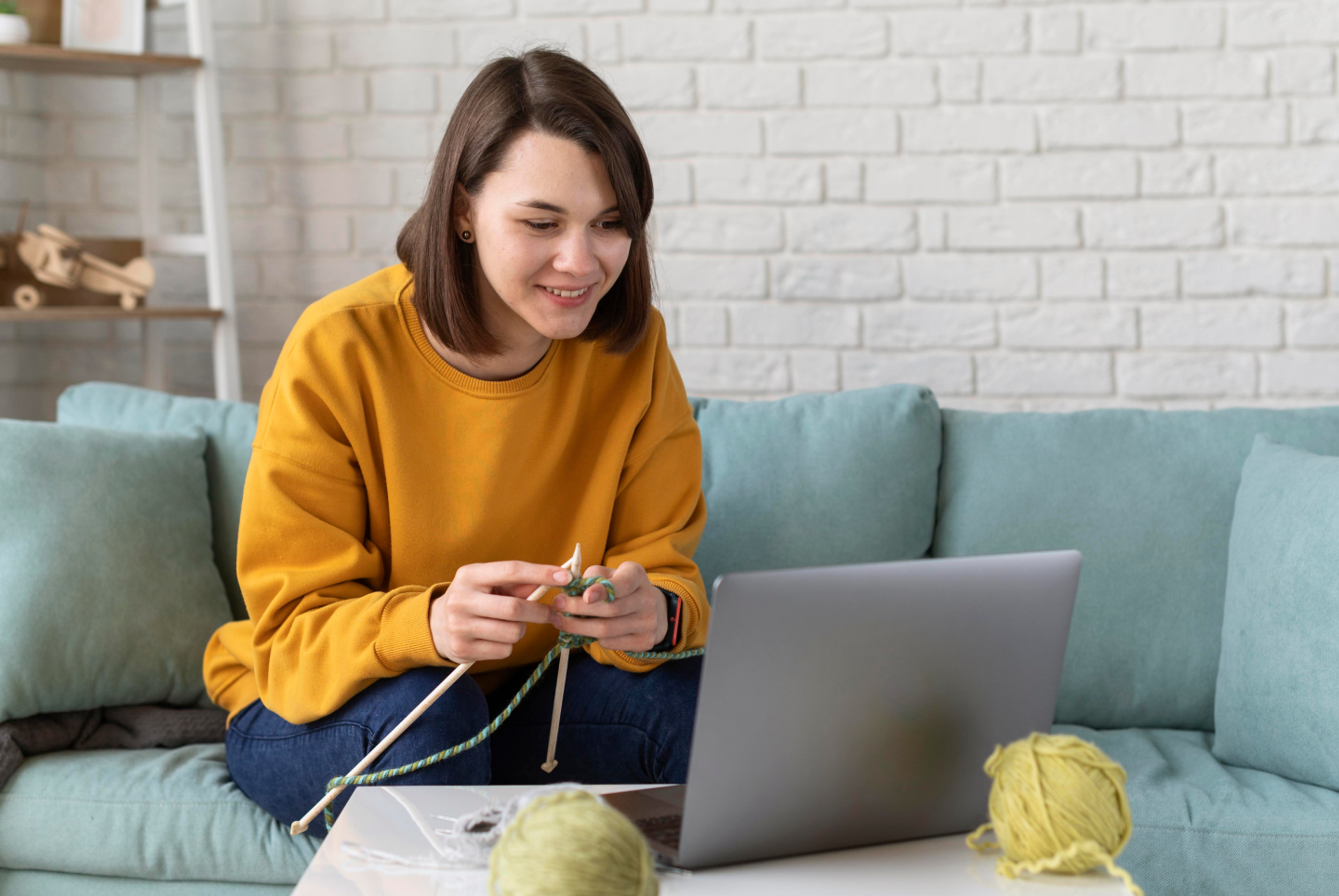 woman-sitting-knitting