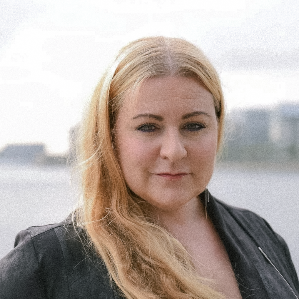 Clara Mai Kunstmann, r8Dio