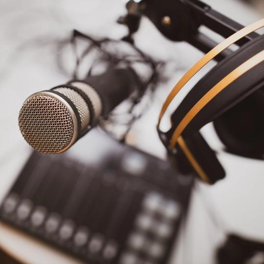 Cover Image for Top Podcast Affiliate Programs 2023 | Earn with Podcasting