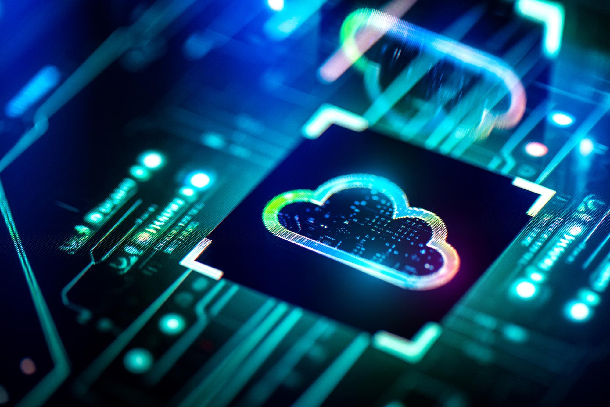 Neon skystjerne med digital cloud-ikon på blå kretskortbakgrunn symboliserer skyteknologi og datalagring