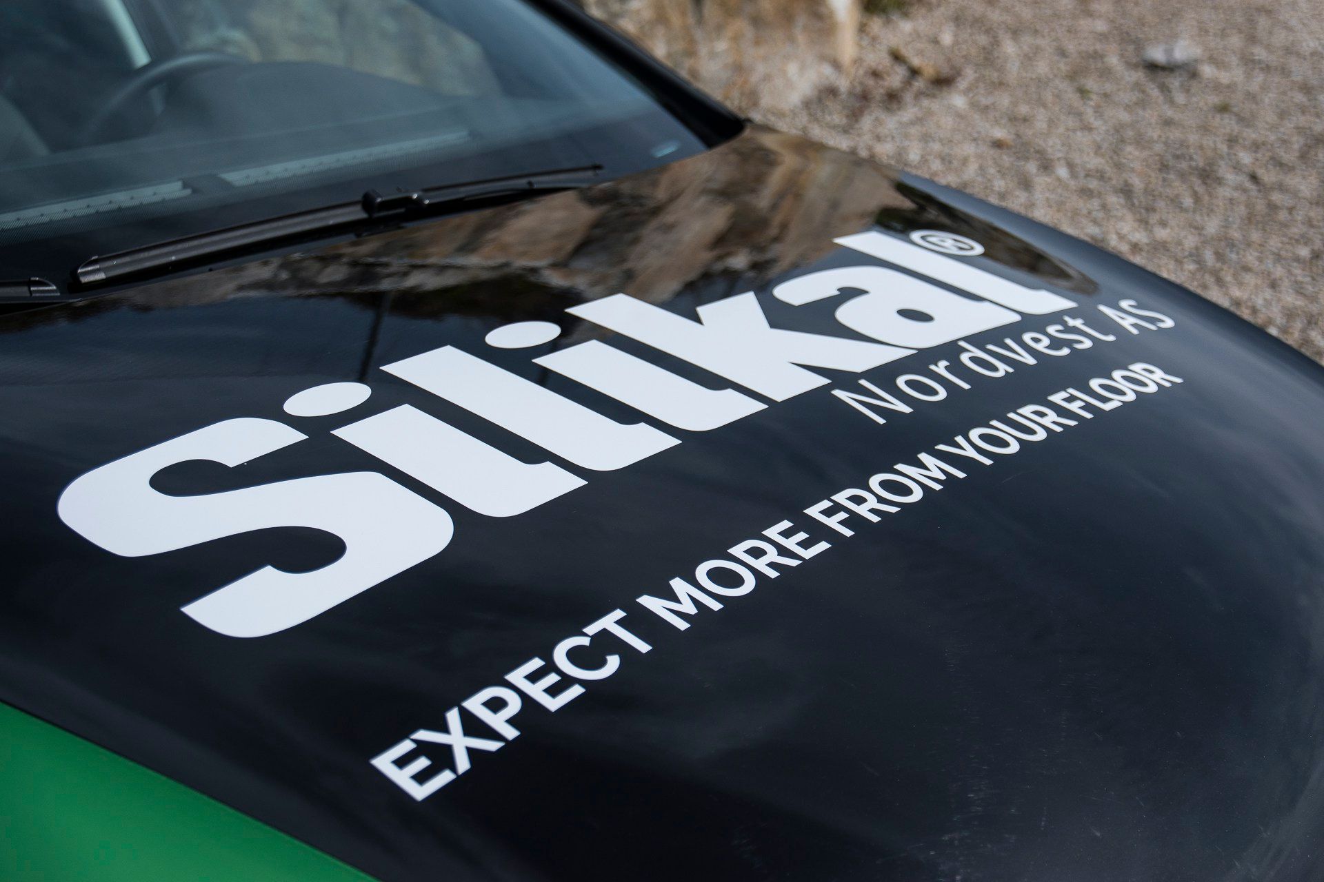 Silikal Industribelegg bil med profesjonell bilfoliering