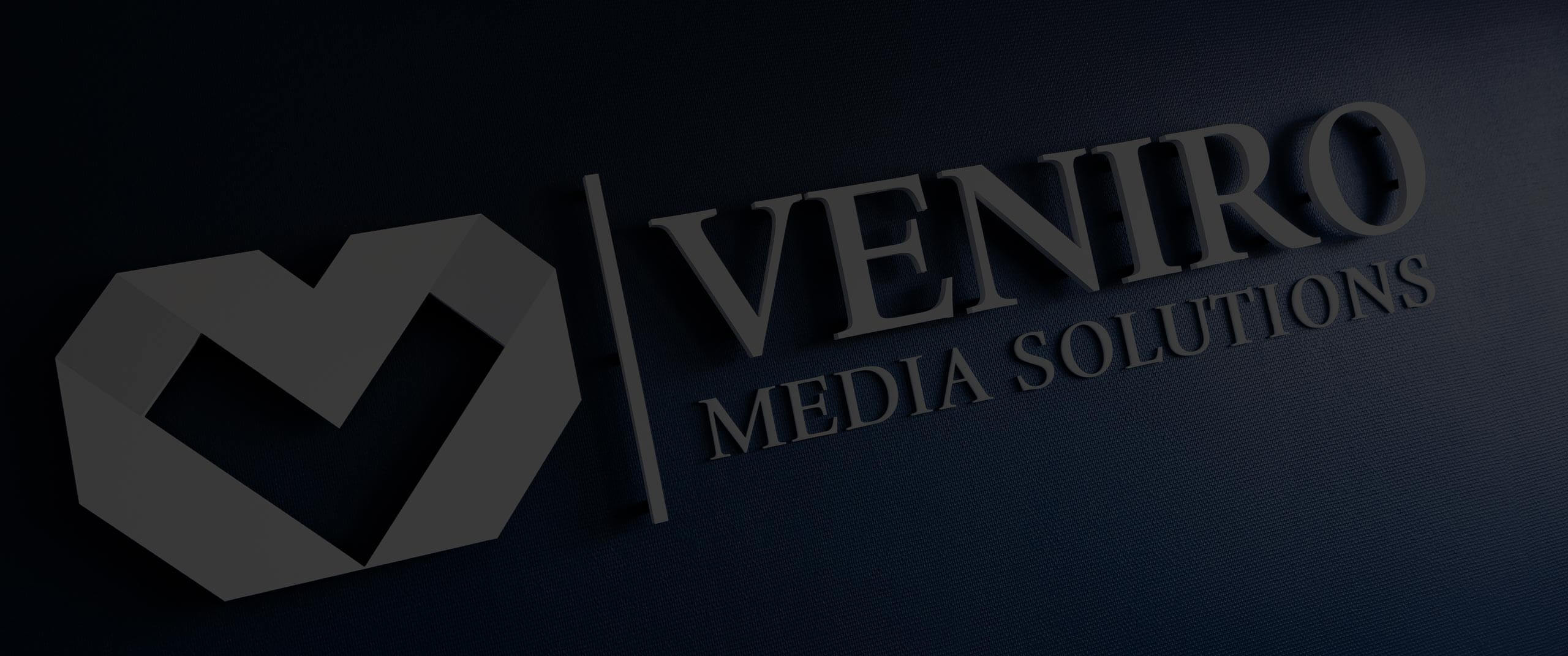 Veniro Media Solutions logo med sjekkmerke-symbol på mørk bakgrunn